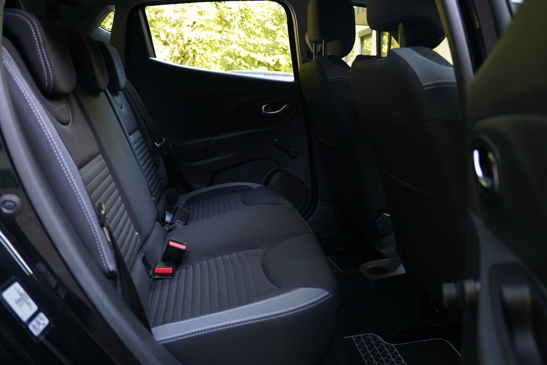 RENAULT Clio 1.2 16V T Limited EDC-image-21