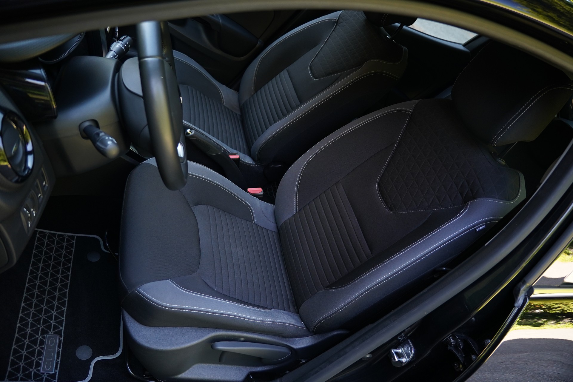 RENAULT Clio 1.2 16V T Limited EDC-image-16