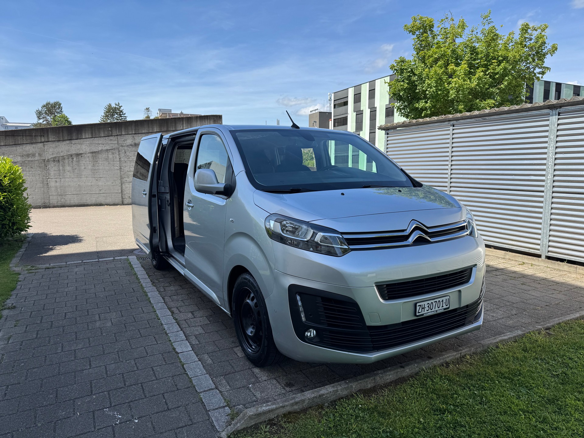 CITROEN Spacetourer 2.0 BlueHDi Business Lounge M EAT (9) Platz-image-1