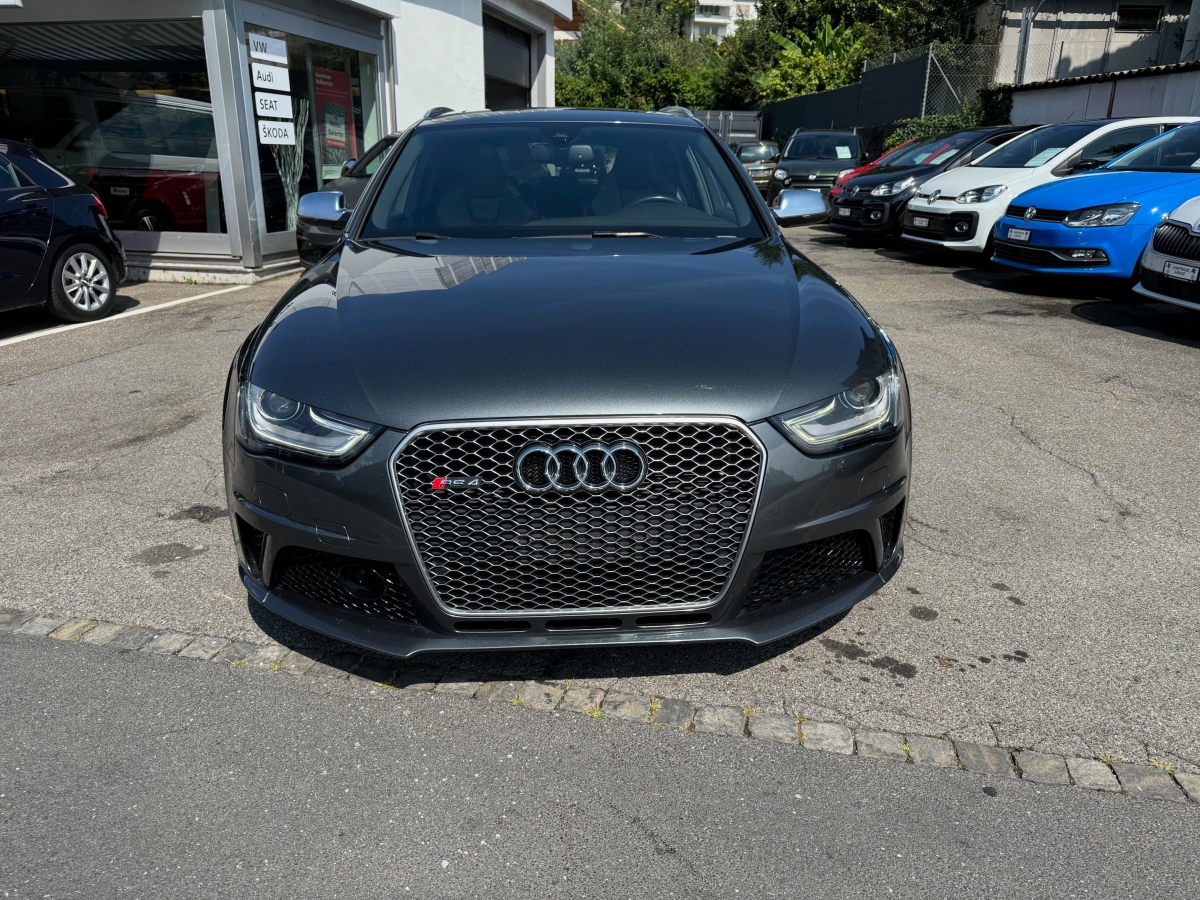 AUDI RS4 Avant 4.2 FSI V8 quattro S-tronic-showroom-element-2