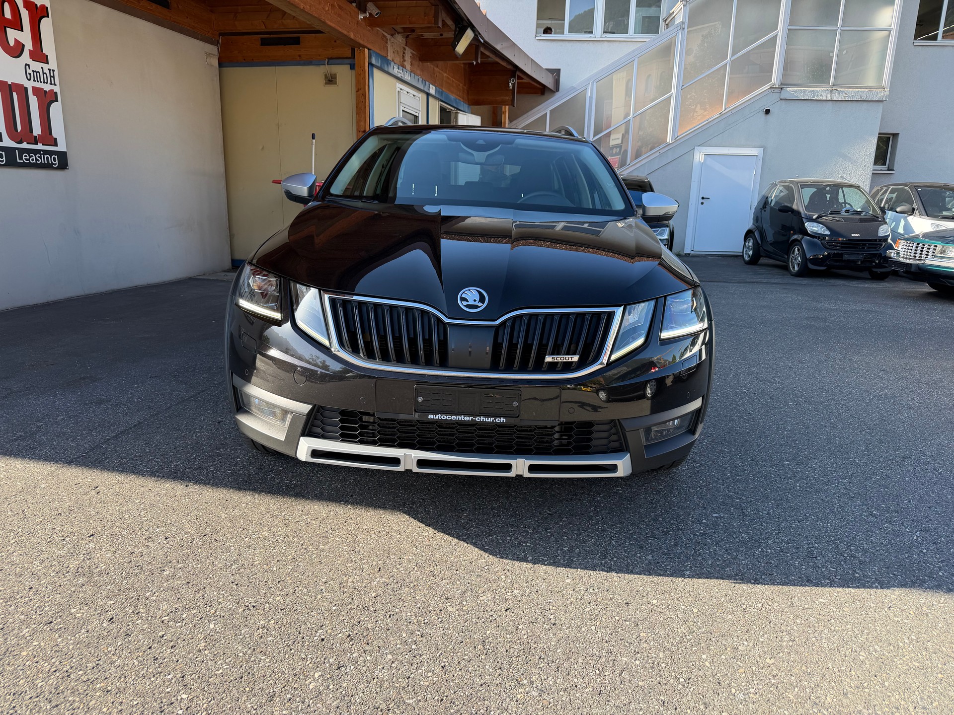 SKODA Octavia Combi 2.0 TSI Scout 4x4 DSG-showroom-element-1