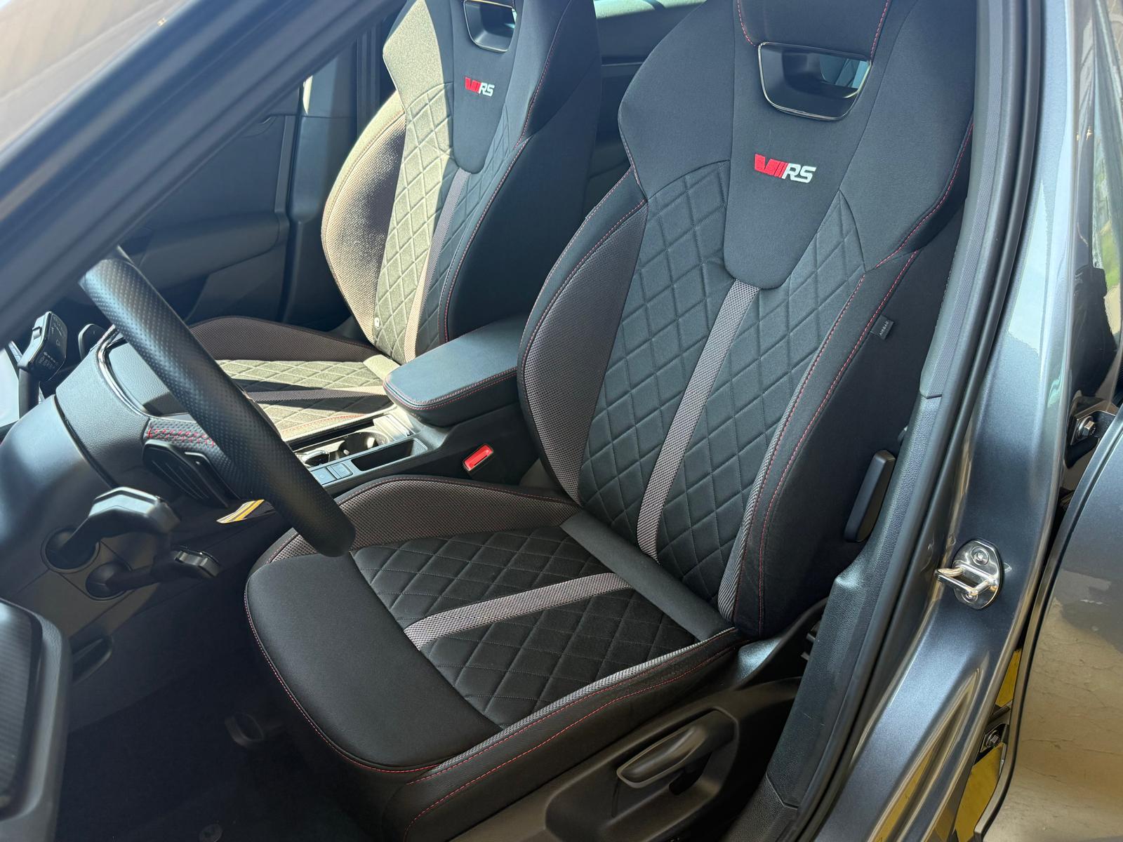 SKODA Octavia Combi 2.0 TDI DSG RS 4x4-image-8