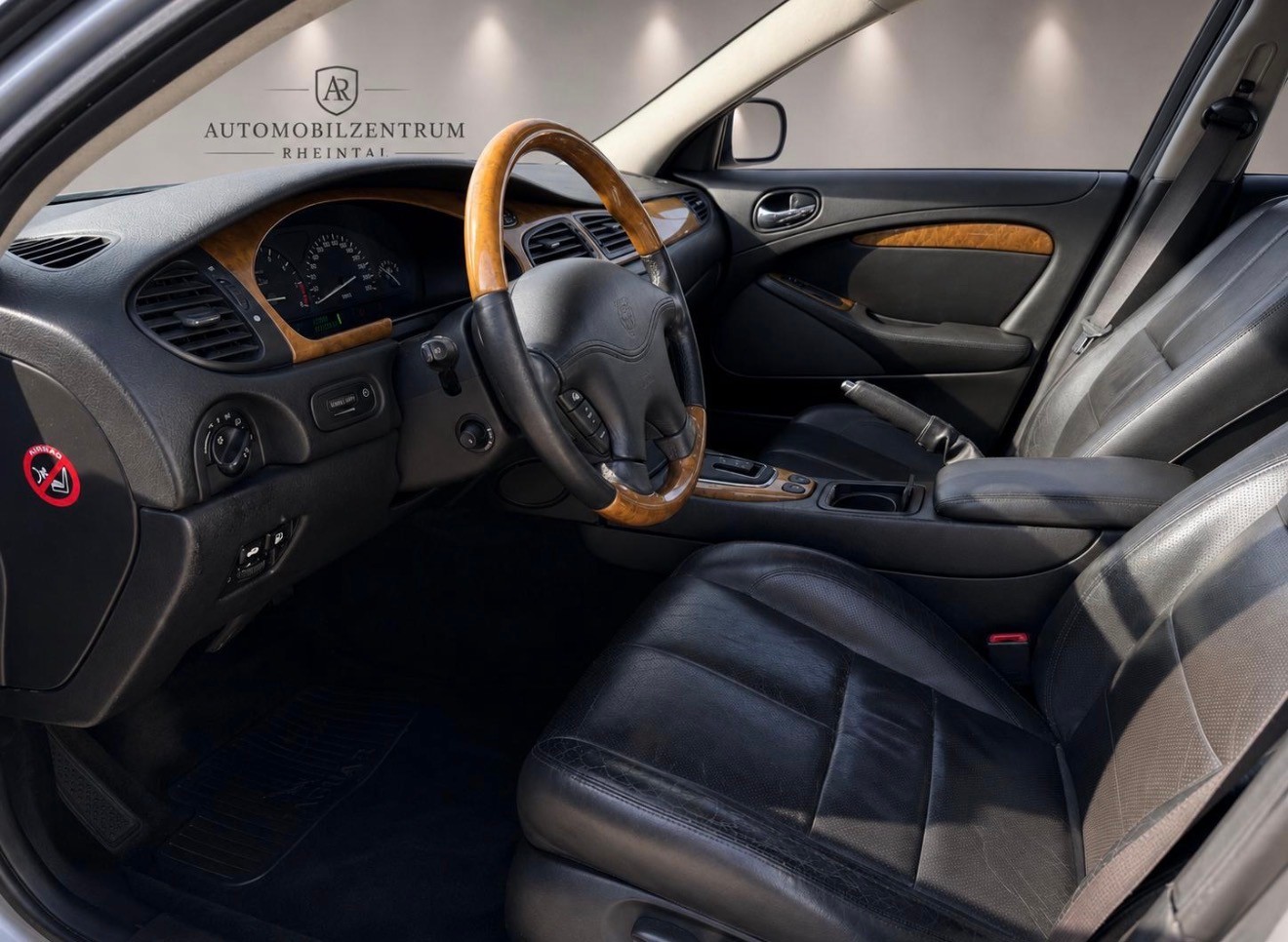 JAGUAR S-Type 4.2 V8 Executive-image-9