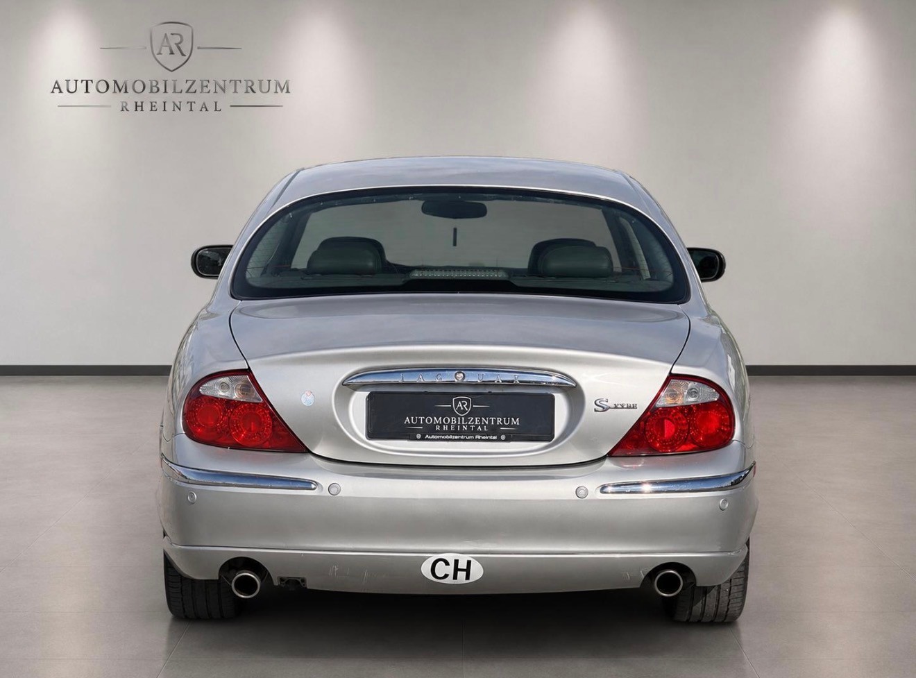 JAGUAR S-Type 4.2 V8 Executive-image-5