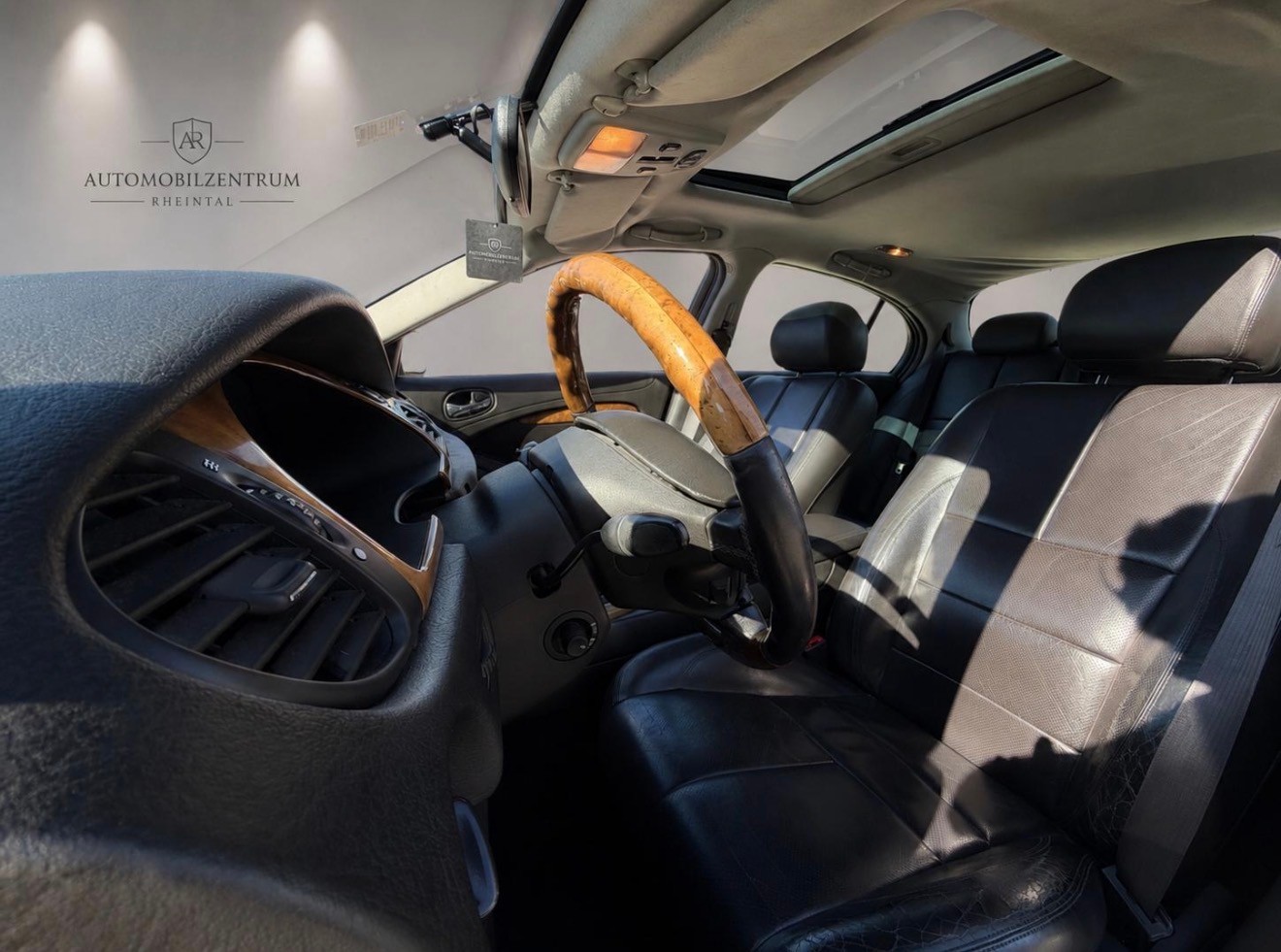 JAGUAR S-Type 4.2 V8 Executive-image-8