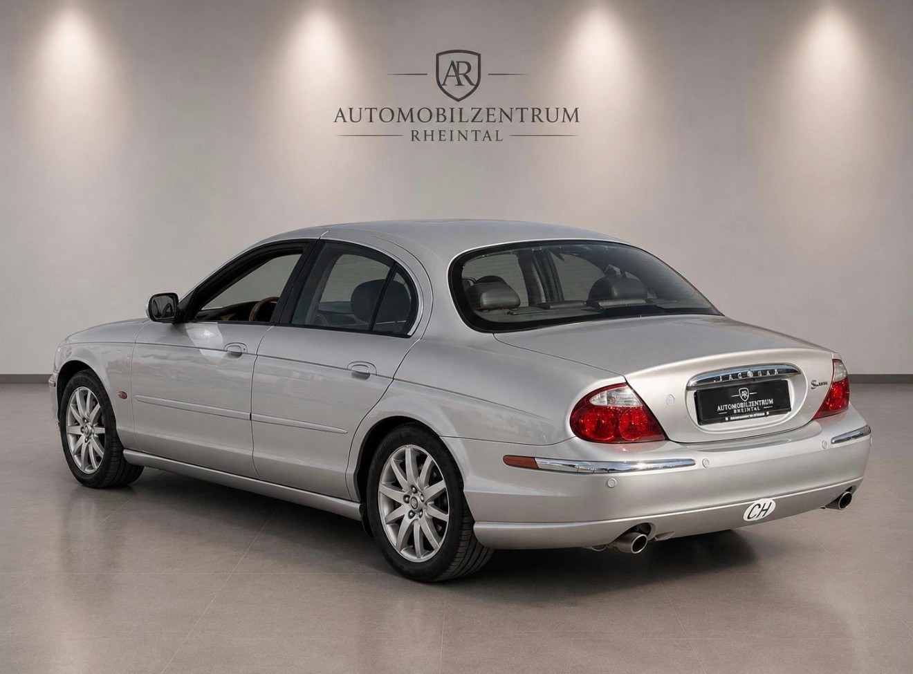 JAGUAR S-Type 4.2 V8 Executive-image-6