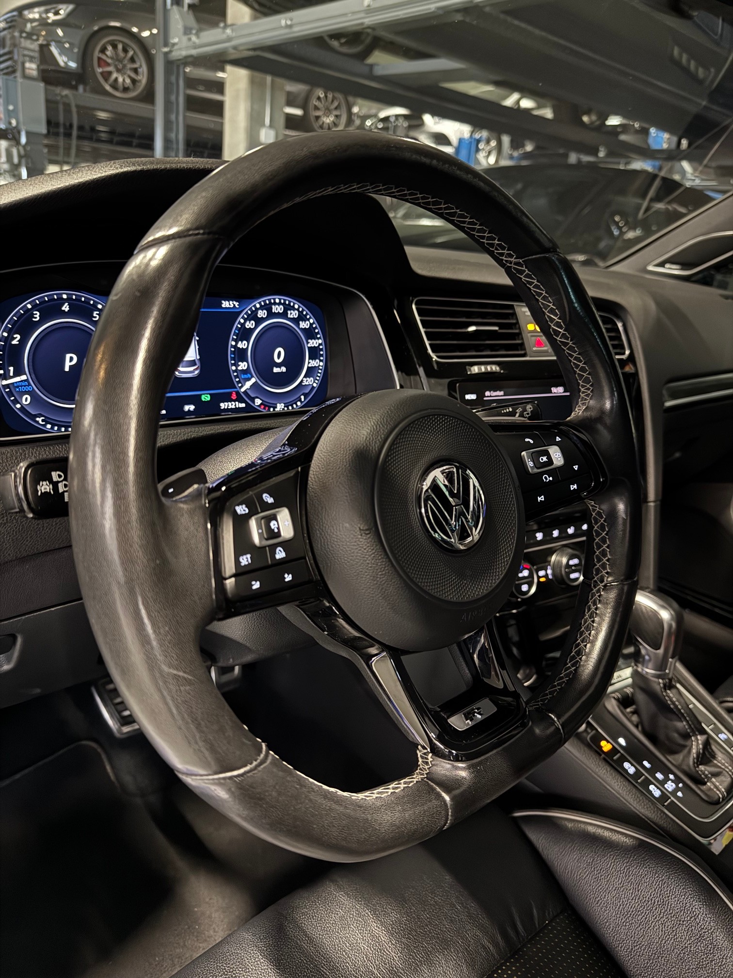 VW Golf 2.0 TSI R 4Motion DSG *ABT 370*-image-8