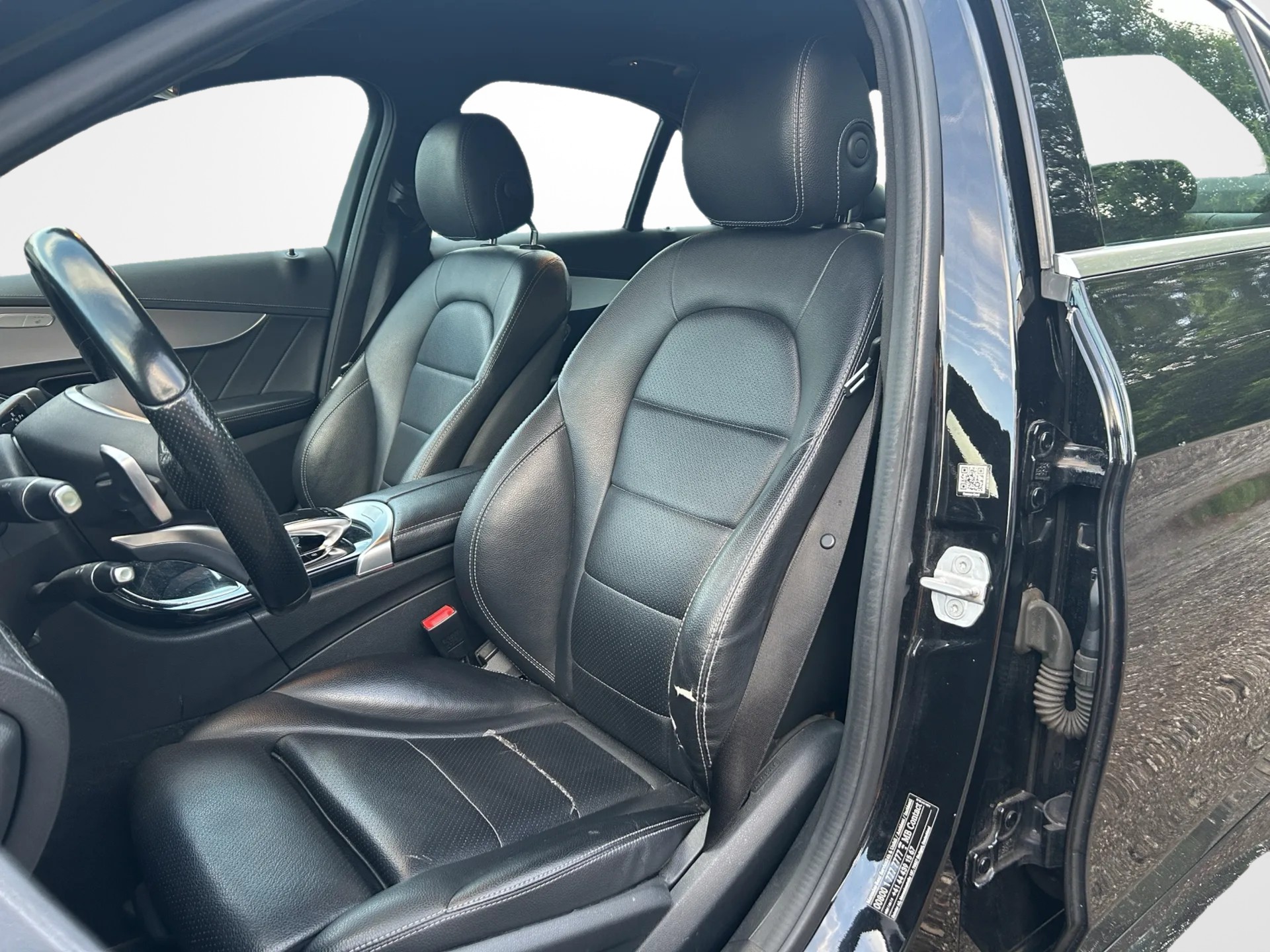 MERCEDES-BENZ C 200 AMG Line 7G-Tronic-image-5