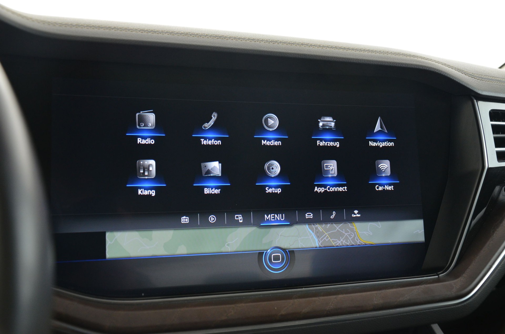VW Touareg 3.0 TDI Atmosphere Tiptronic-image-15