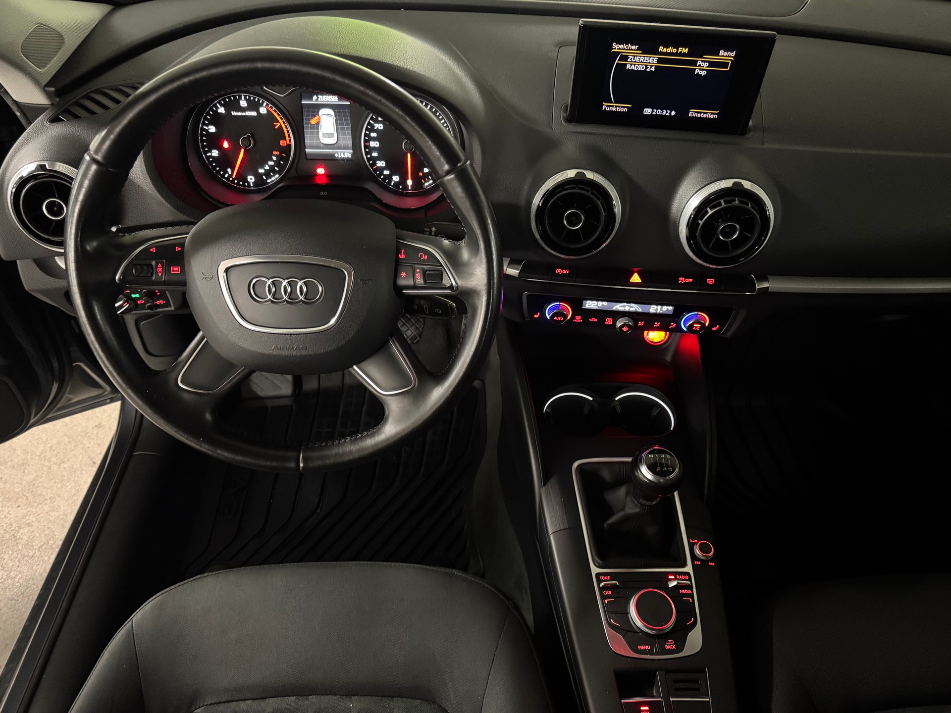AUDI A3 1.4 TFSI Attraction 2-Hand-image-13