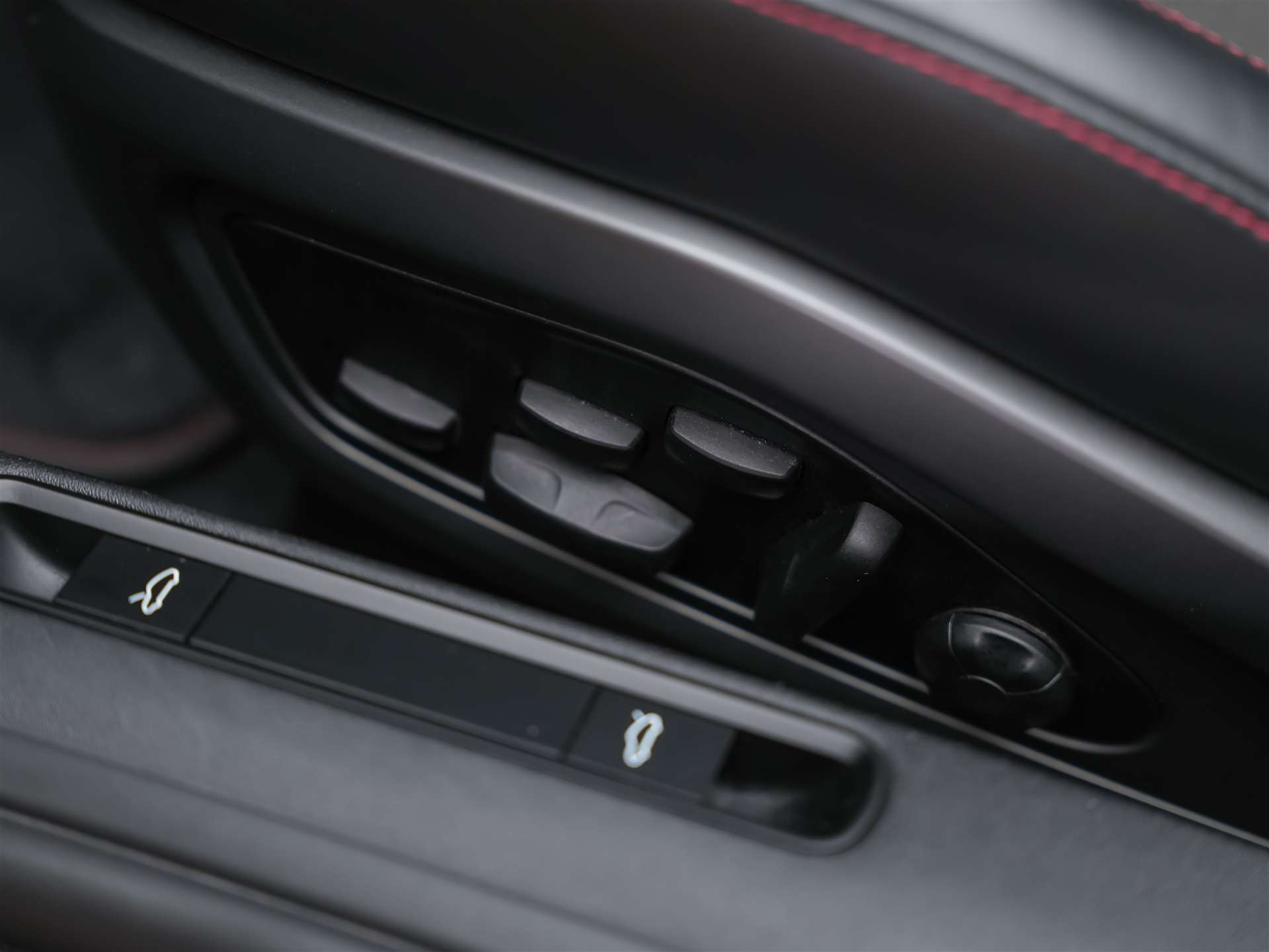 PORSCHE 911 Carrera GTS Cabriolet PDK-image-36