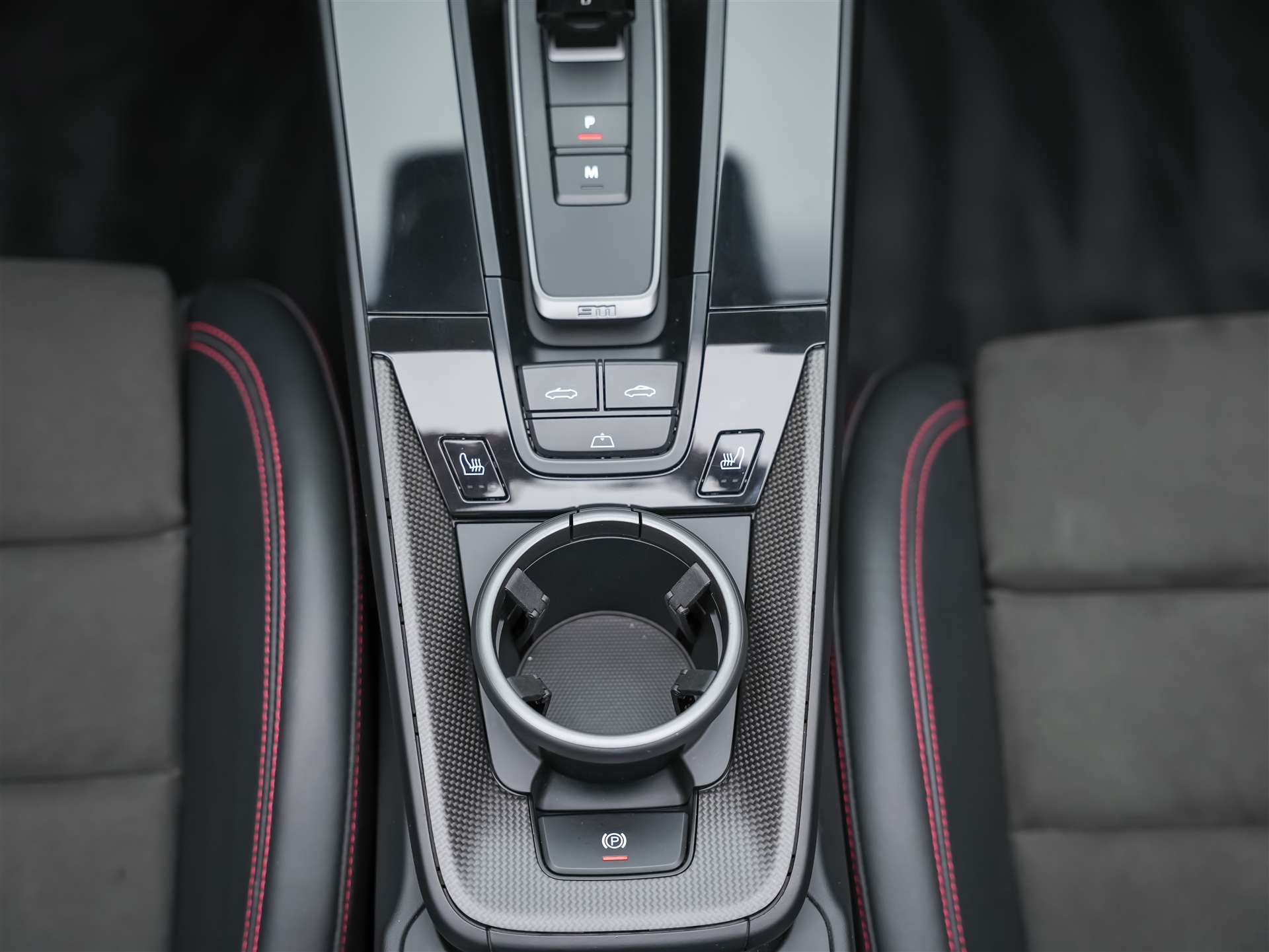 PORSCHE 911 Carrera GTS Cabriolet PDK *Vierradlenkung*Abstandsregler*360° Kamera*-image-28
