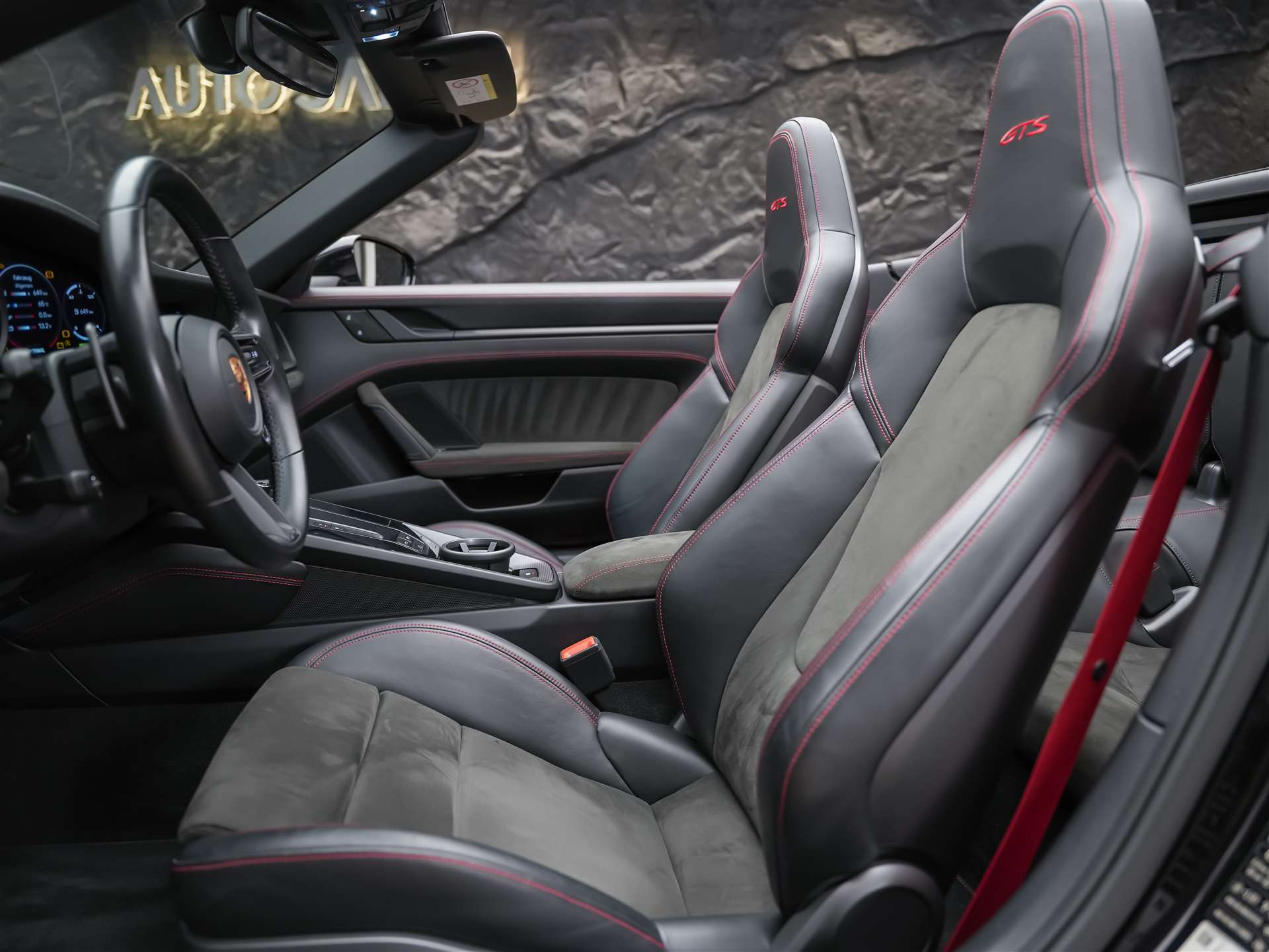 PORSCHE 911 Carrera GTS Cabriolet PDK *Vierradlenkung*Abstandsregler*360° Kamera*-image-16