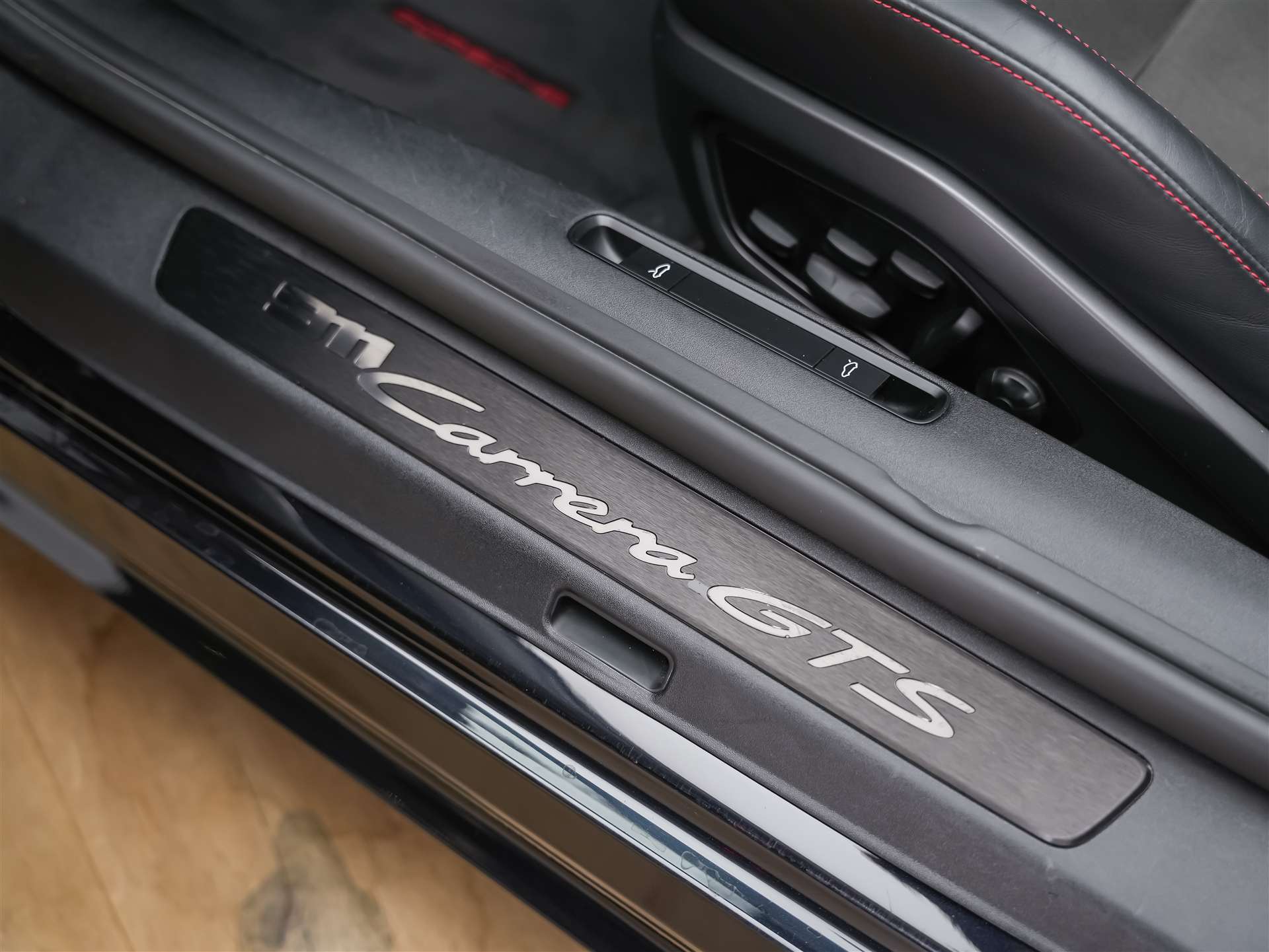 PORSCHE 911 Carrera GTS Cabriolet PDK *Vierradlenkung*Abstandsregler*360° Kamera*-image-34