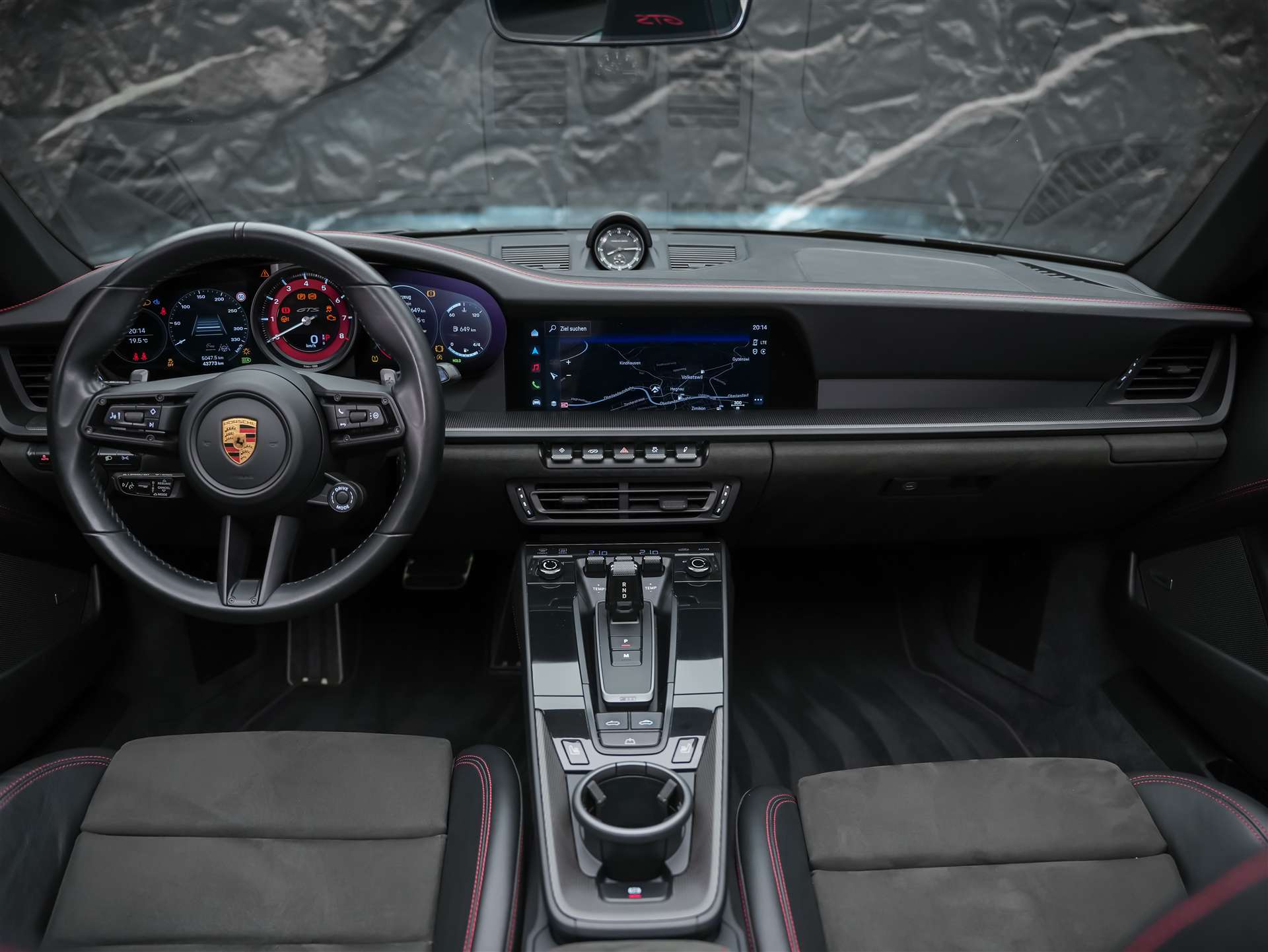 PORSCHE 911 Carrera GTS Cabriolet PDK *Vierradlenkung*Abstandsregler*360° Kamera*-image-24