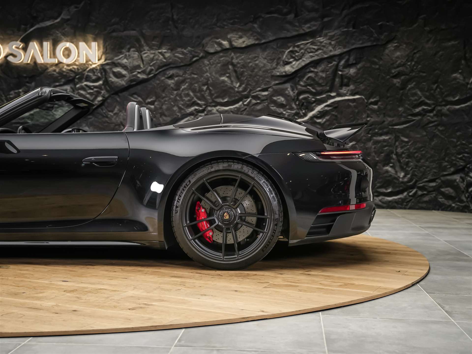 PORSCHE 911 Carrera GTS Cabriolet PDK *Vierradlenkung*Abstandsregler*360° Kamera*-image-23