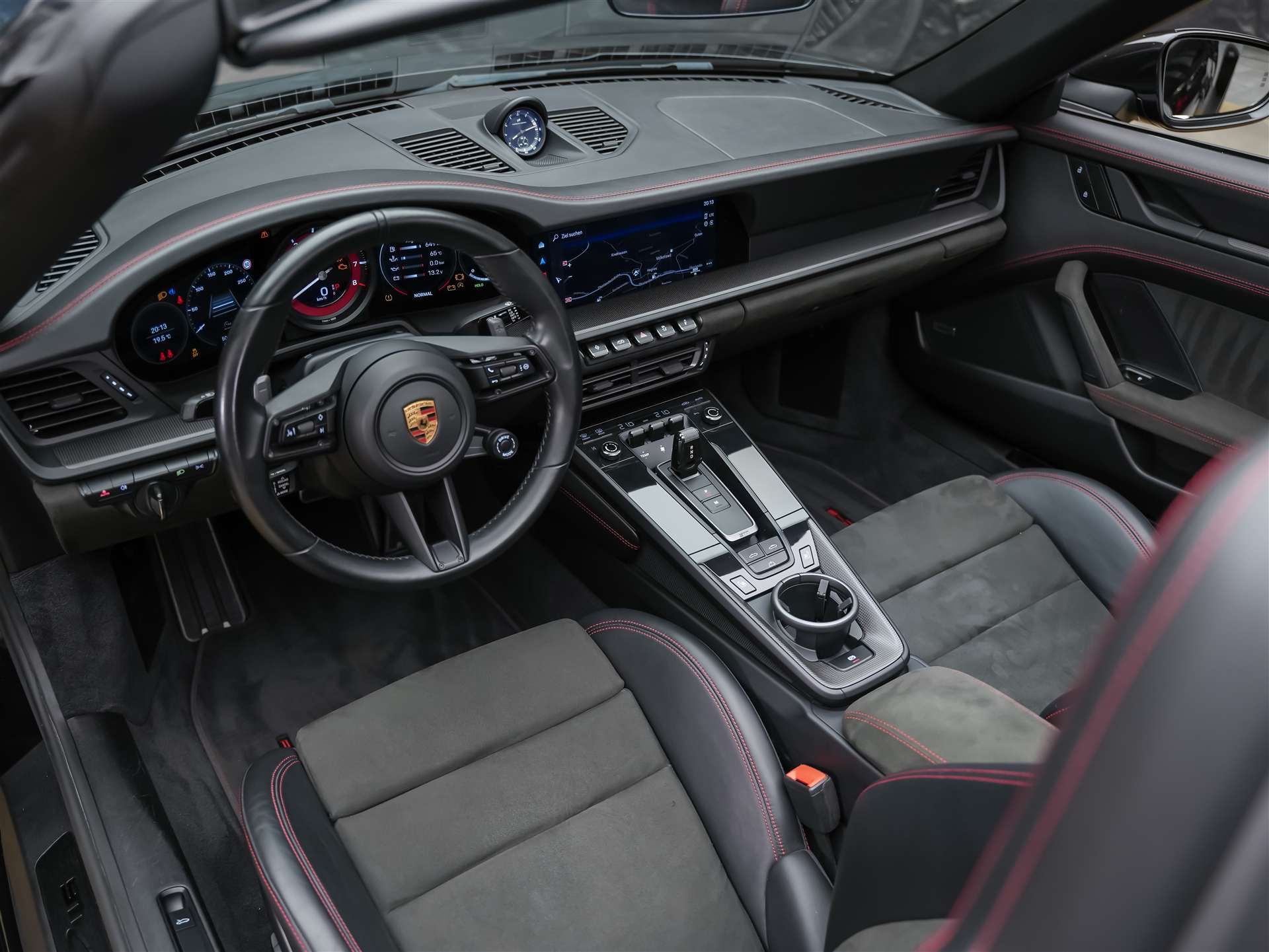 PORSCHE 911 Carrera GTS Cabriolet PDK *Vierradlenkung*Abstandsregler*360° Kamera*-image-15