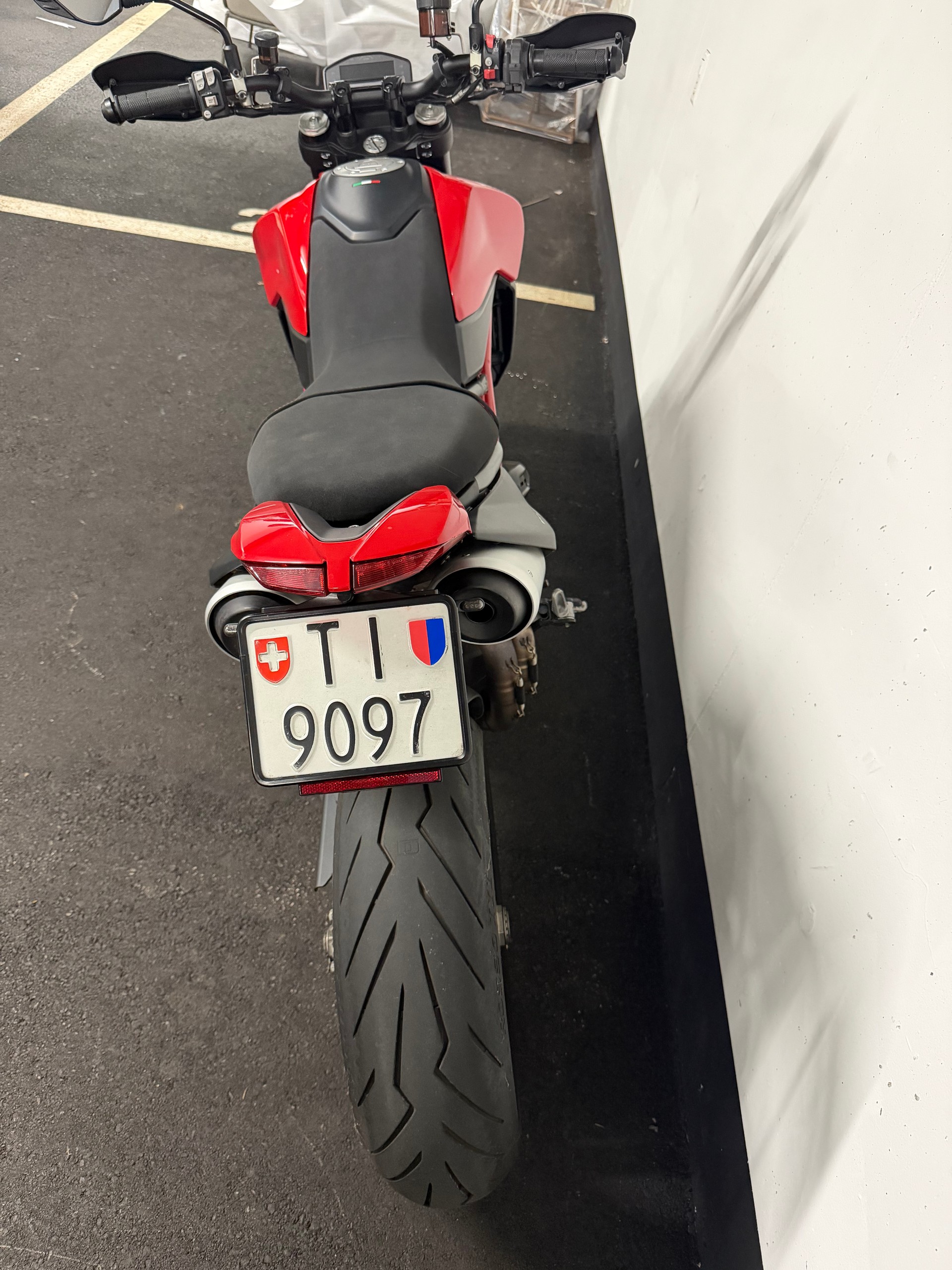 DUCATI Hypermotard 950-image-1