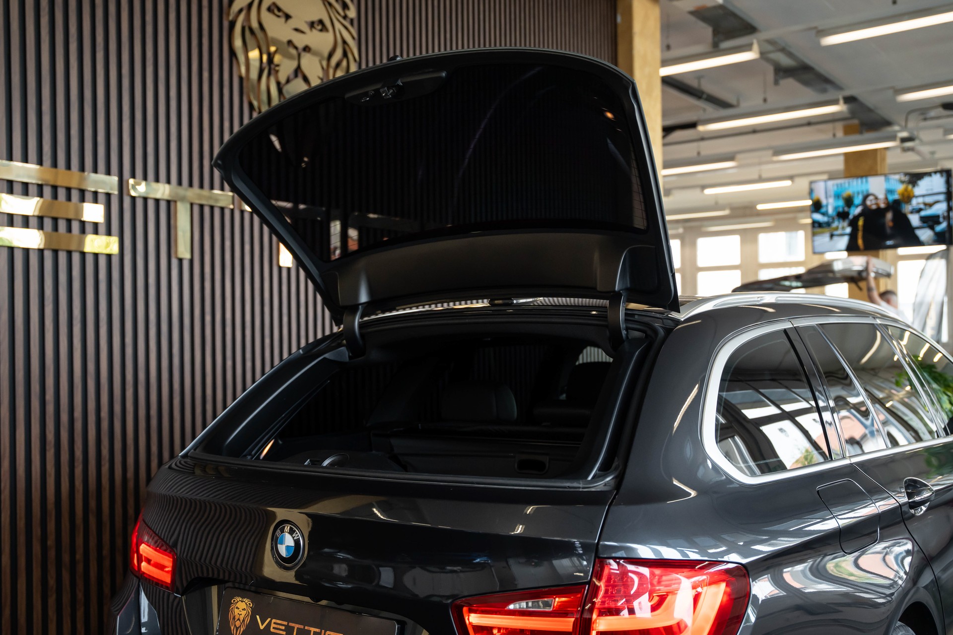 BMW 535i xDrive Touring Steptronic M-Sportpaket-image-8