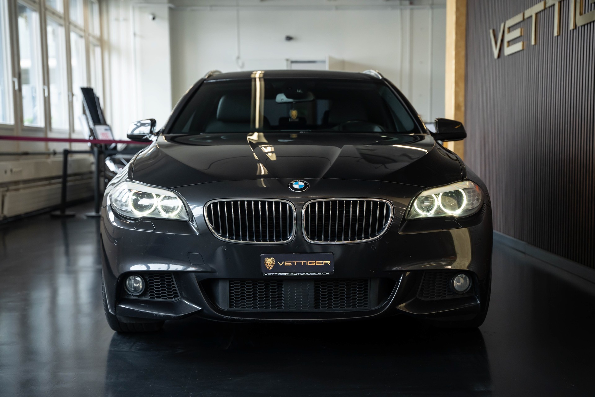 BMW 535i xDrive Touring Steptronic M-Sportpaket-showroom-element-2