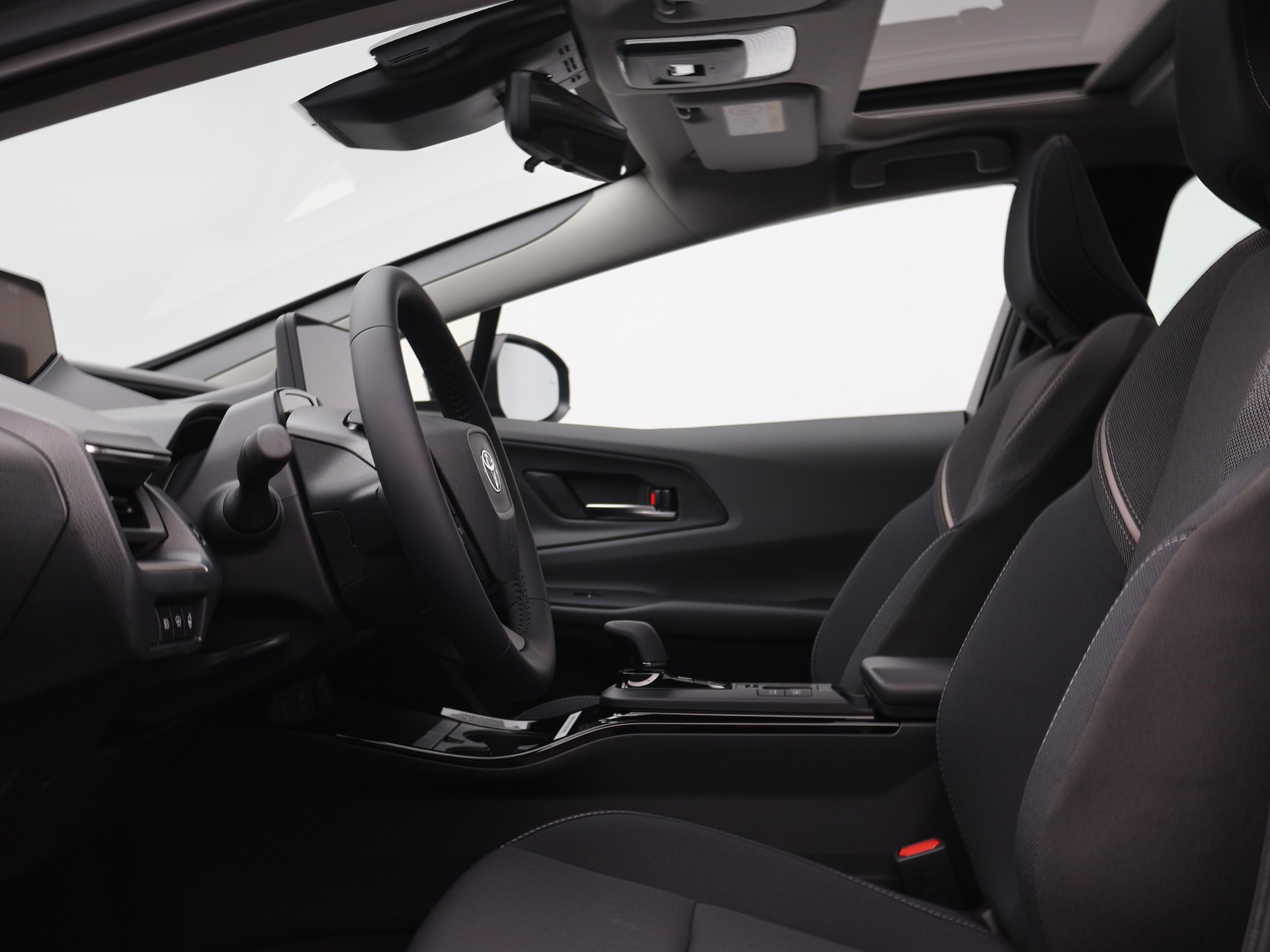 TOYOTA Prius 2.0 Plug-In-Hybrid Style-showroom-element-2