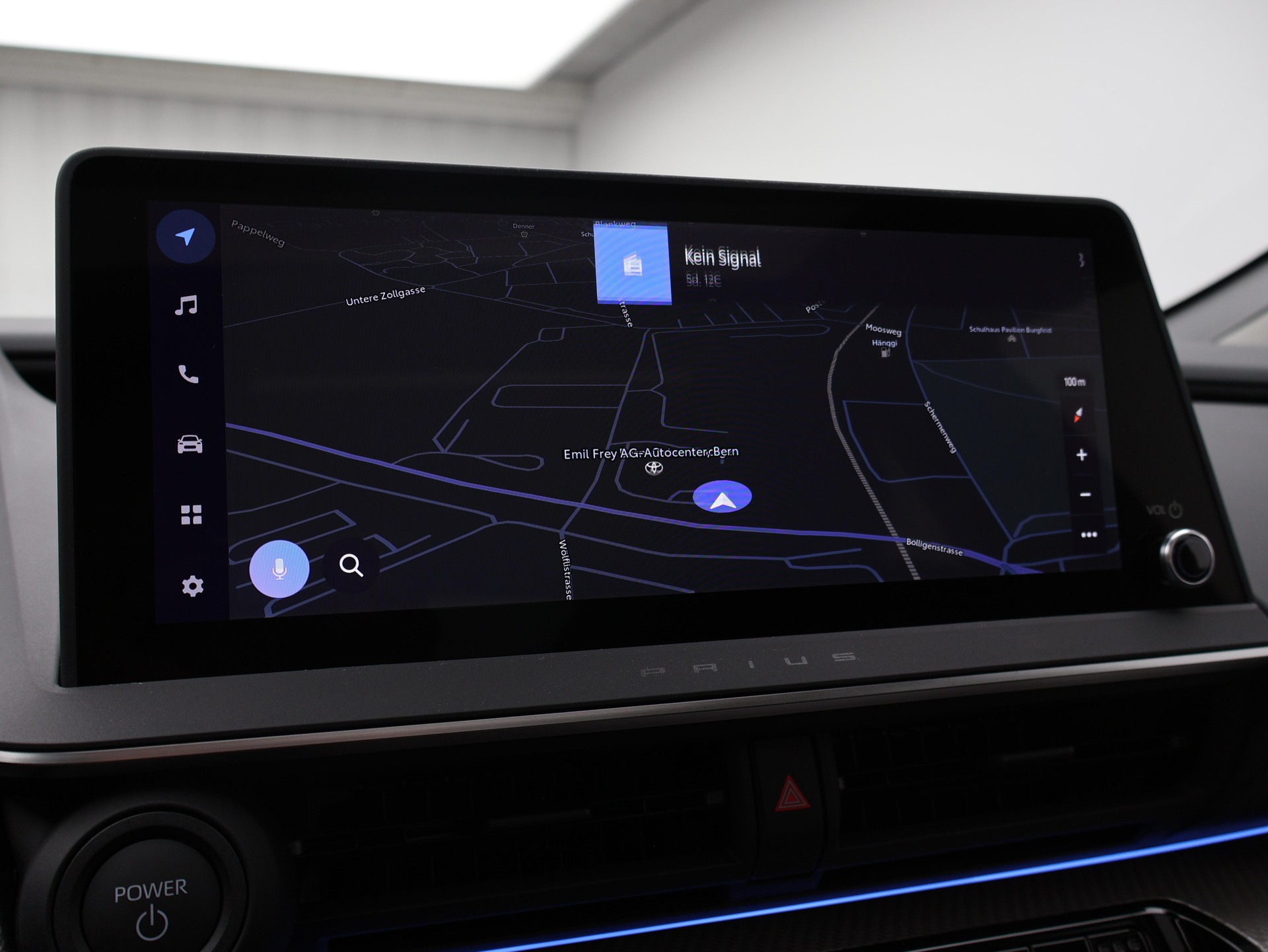 TOYOTA Prius 2.0 Plug-In-Hybrid Style-image-11