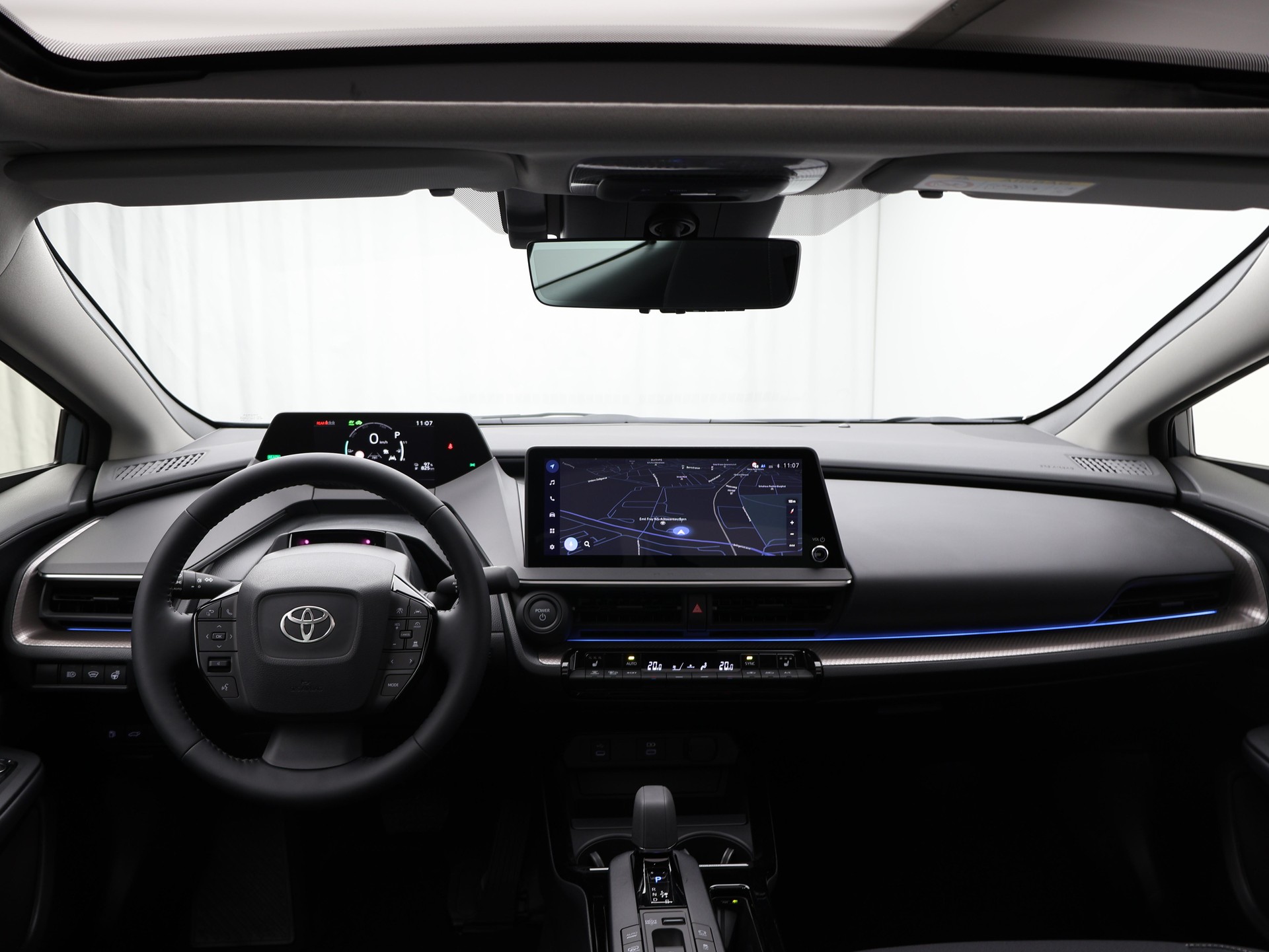 TOYOTA Prius 2.0 Plug-In-Hybrid Style-image-6