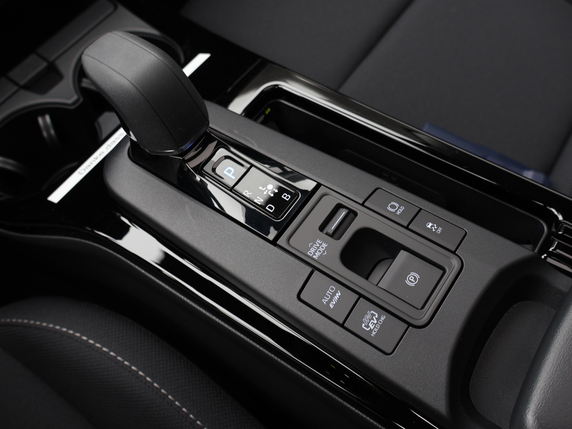 TOYOTA Prius 2.0 Plug-In-Hybrid Style / Jetzt Leasing ab 0.99% oder Cash-Prämie CHF 3'000.00-image-17