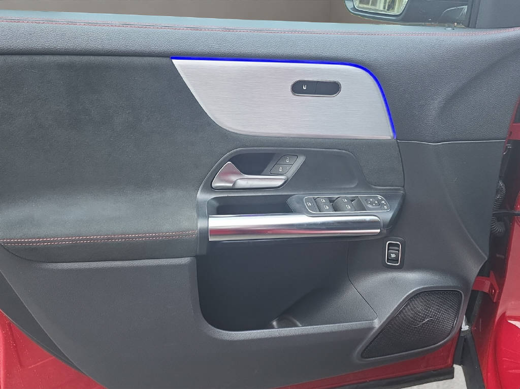 MERCEDES-BENZ GLA 45 S AMG 4matic+-image-11