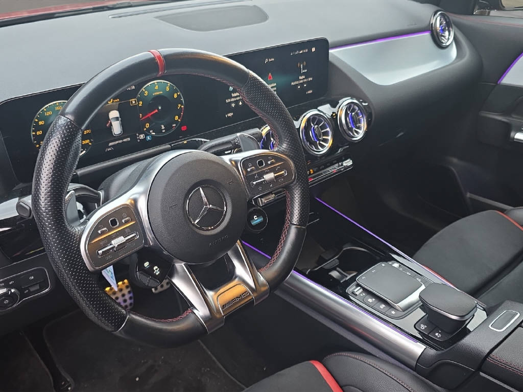 MERCEDES-BENZ GLA 45 S AMG 4matic+-image-9