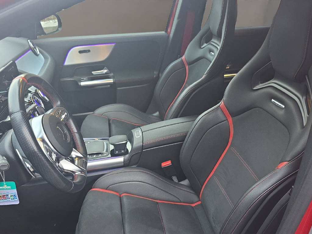 MERCEDES-BENZ GLA 45 S AMG 4matic+-image-8