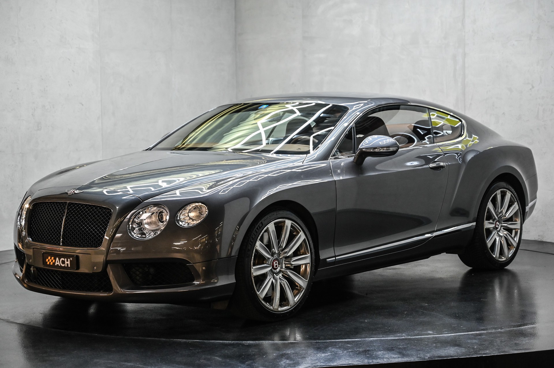 BENTLEY Continental GT 4.0 V8-showroom-element-2