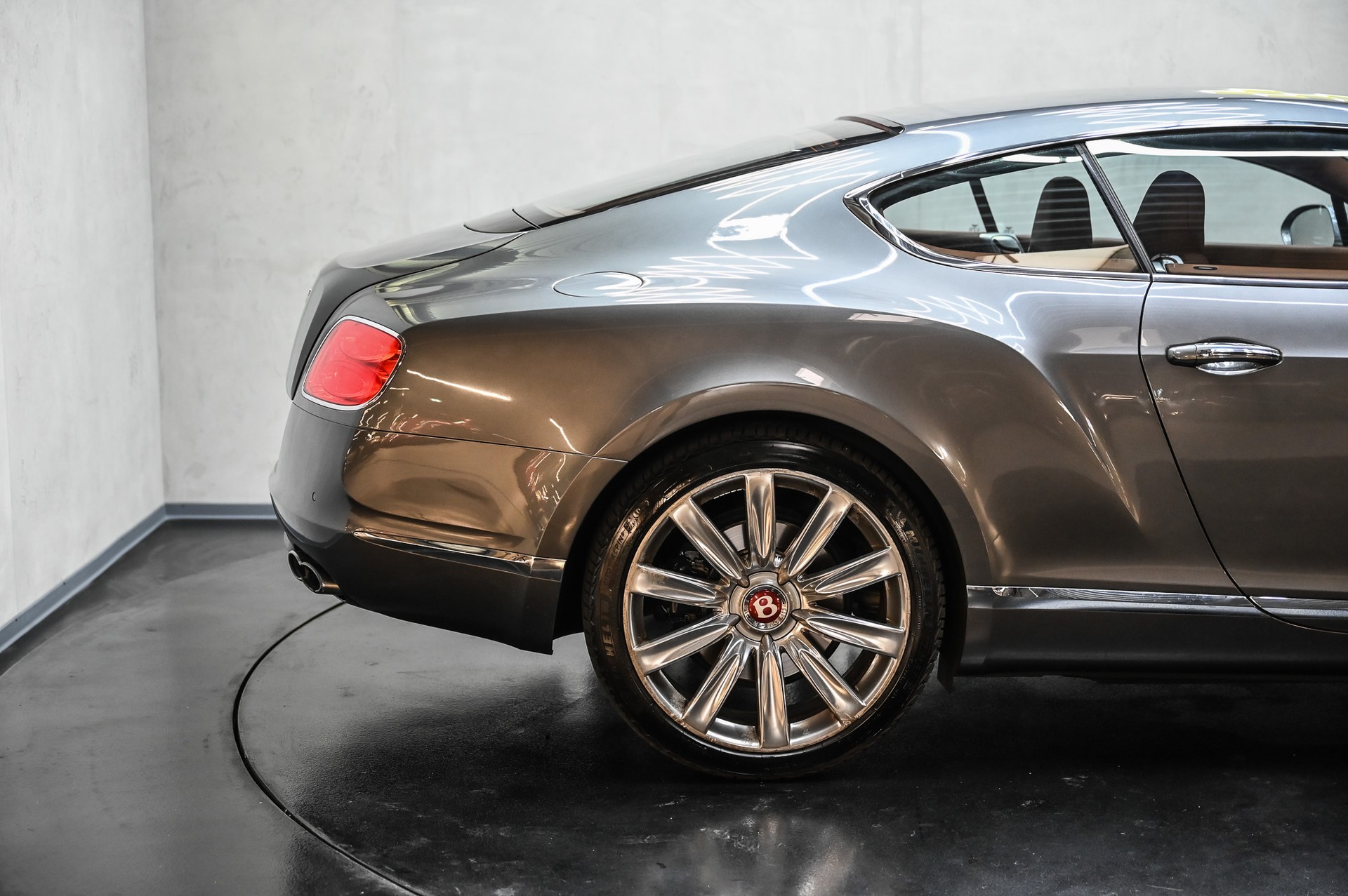 BENTLEY Continental GT 4.0 V8-image-12