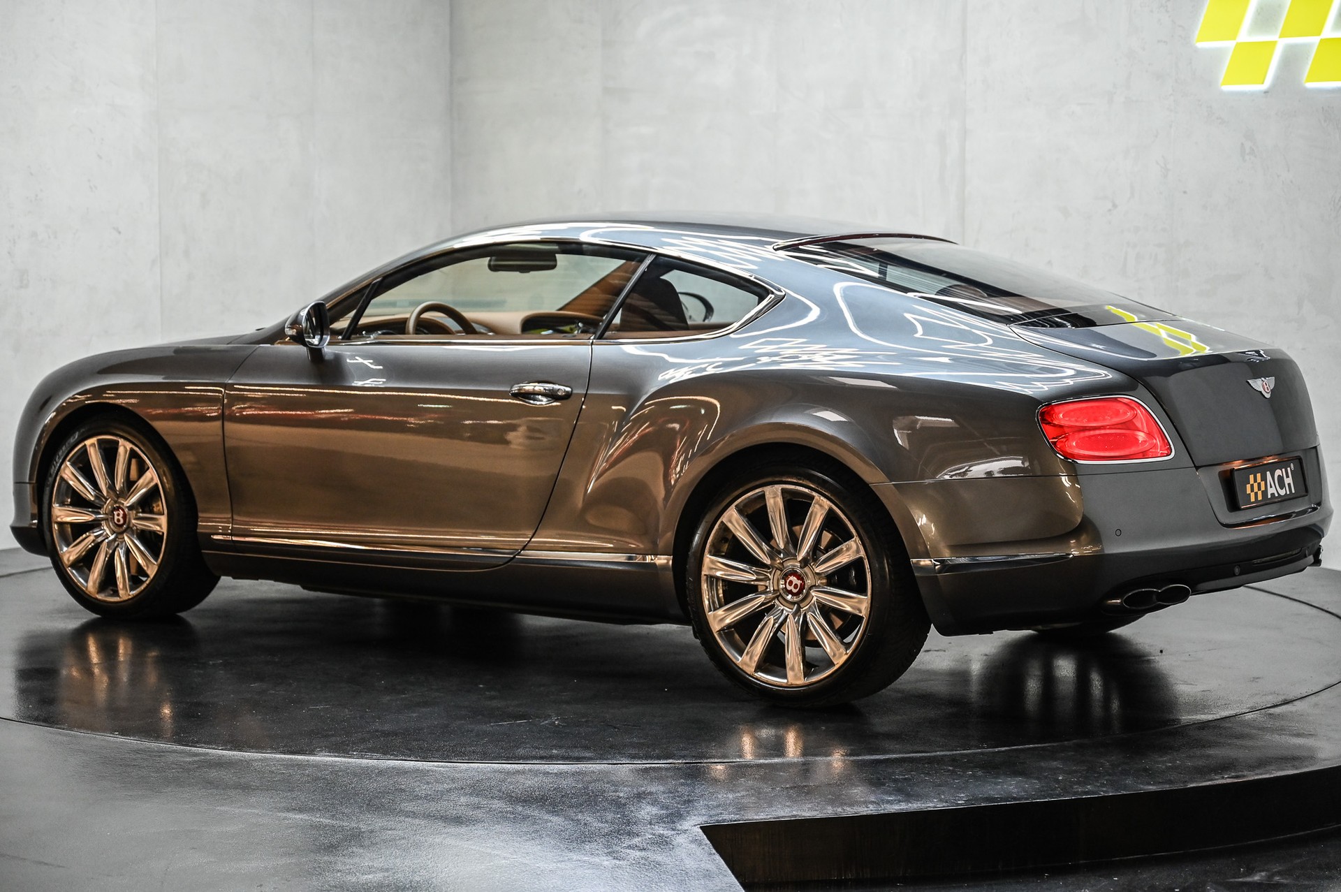 BENTLEY Continental GT 4.0 V8-image-5