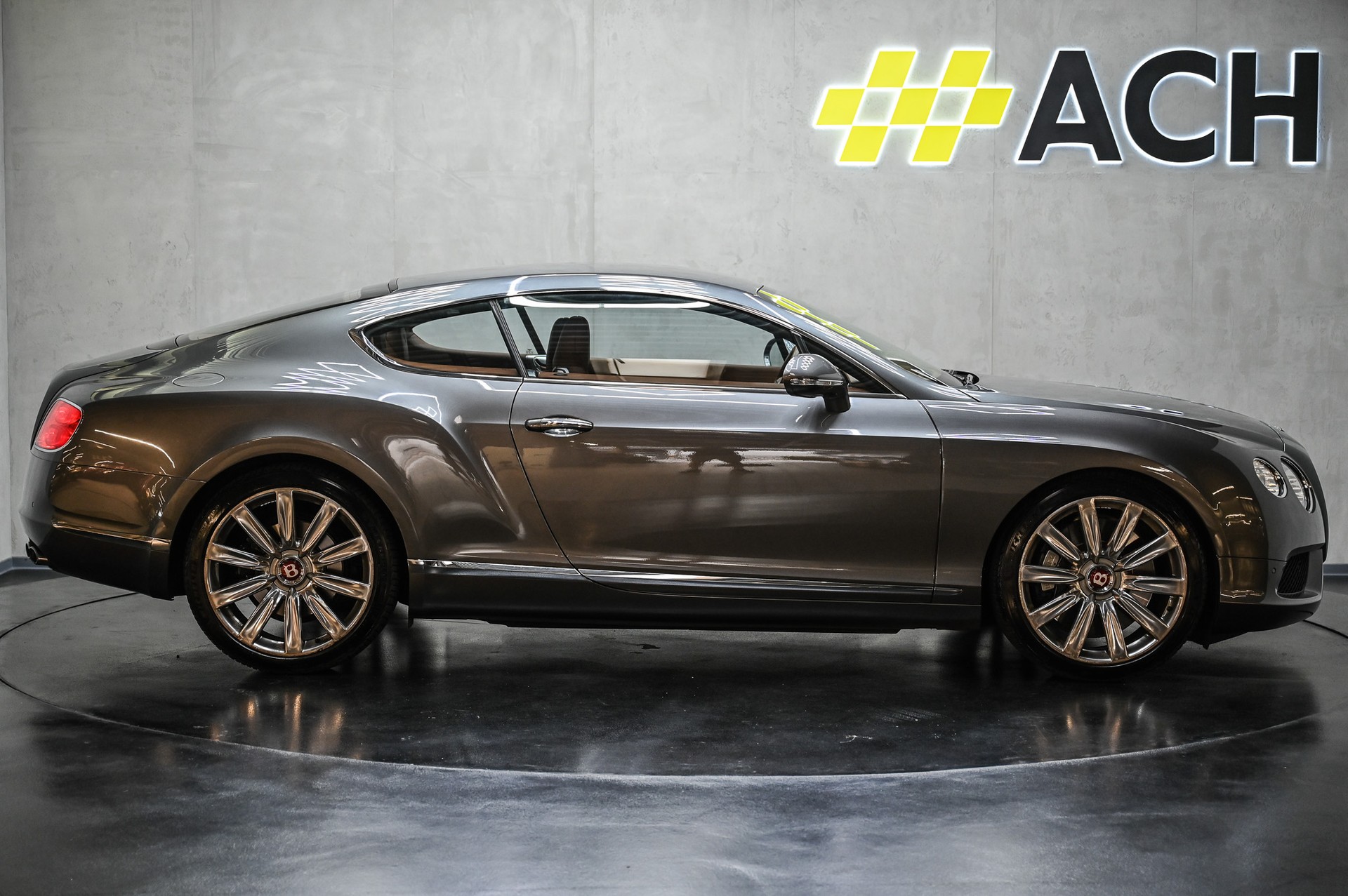 BENTLEY Continental GT 4.0 V8-image-10