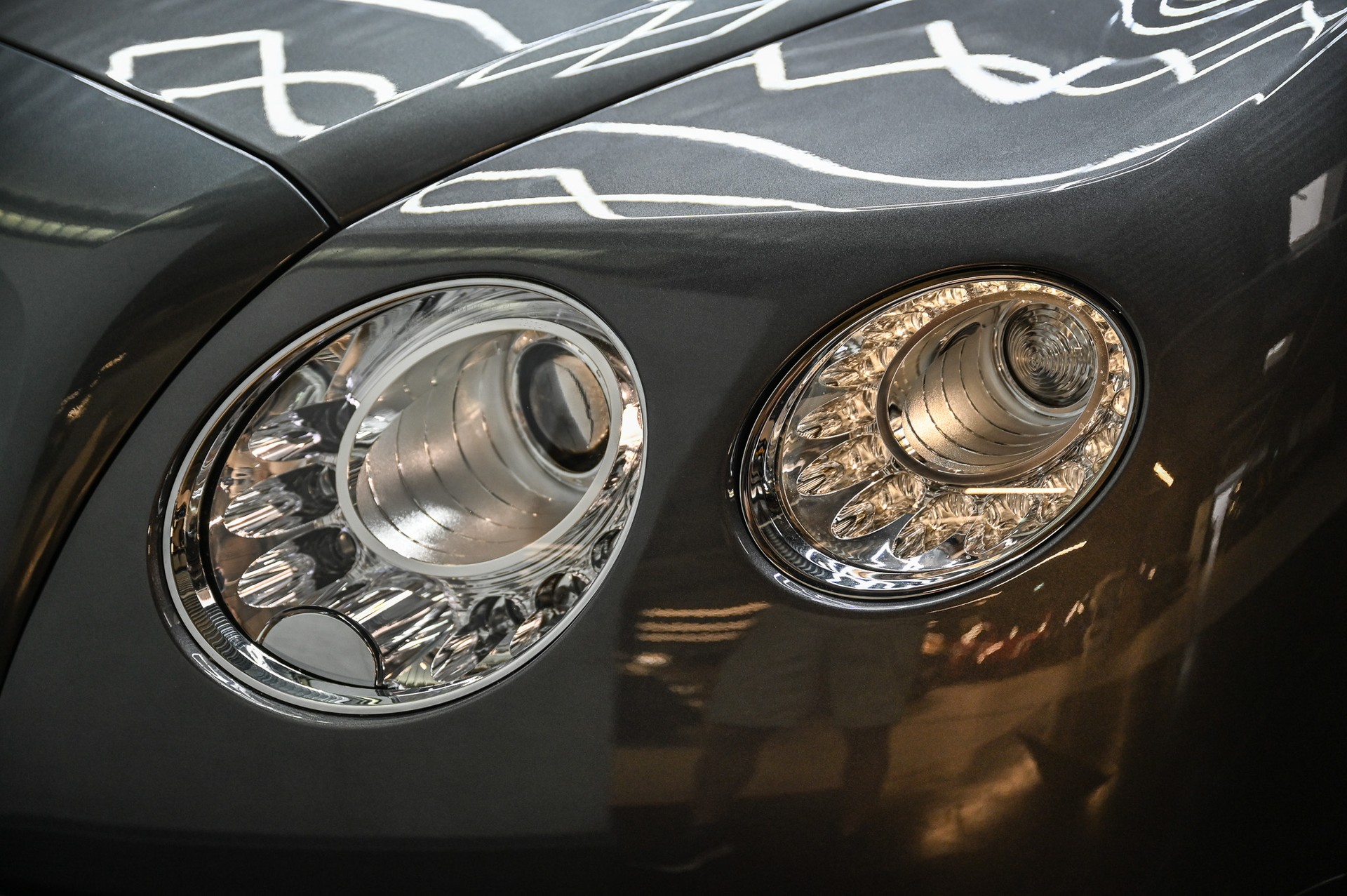 BENTLEY Continental GT 4.0 V8-image-17