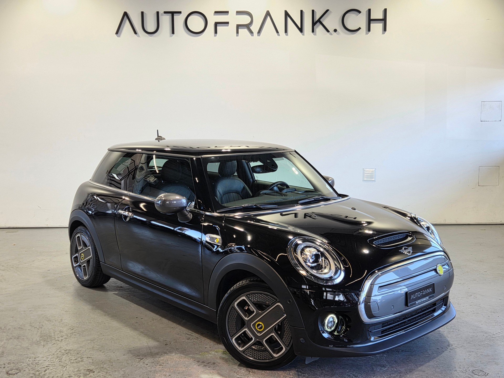MINI Mini F56 Cooper SE-showroom-element-2