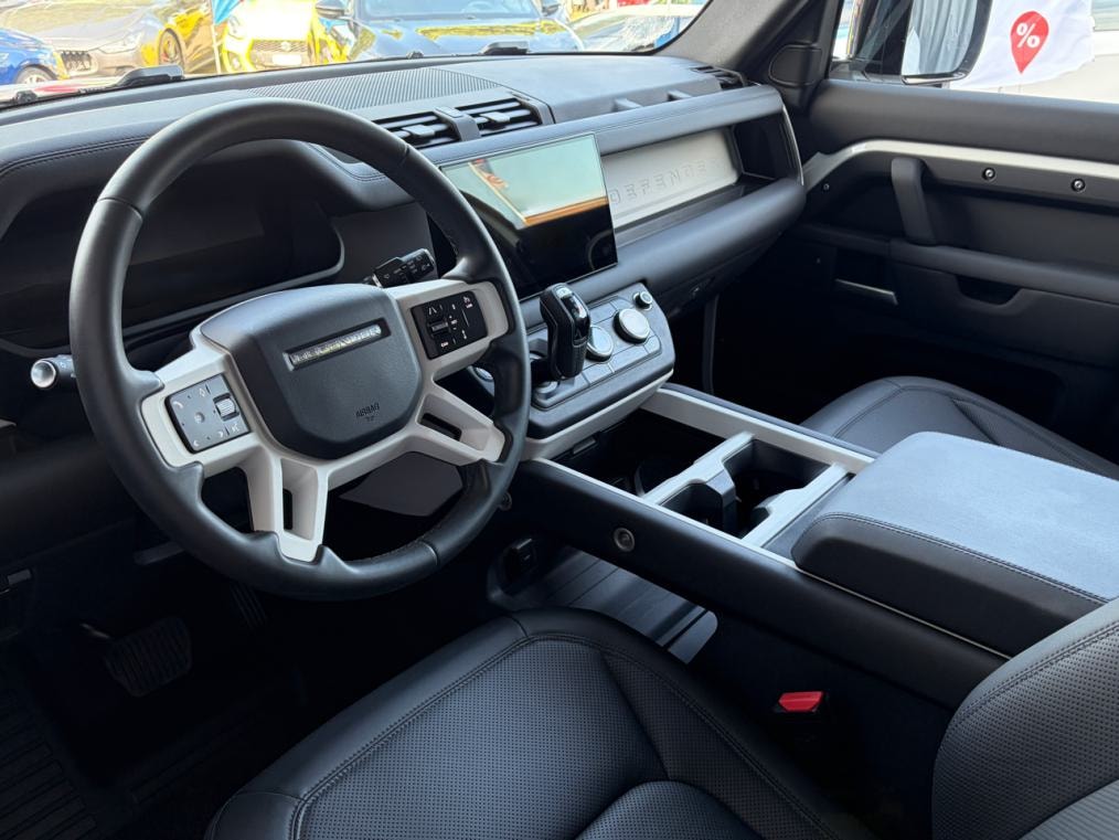 LAND ROVER Defender 90 3.0 D I6 200 S-showroom-element-3