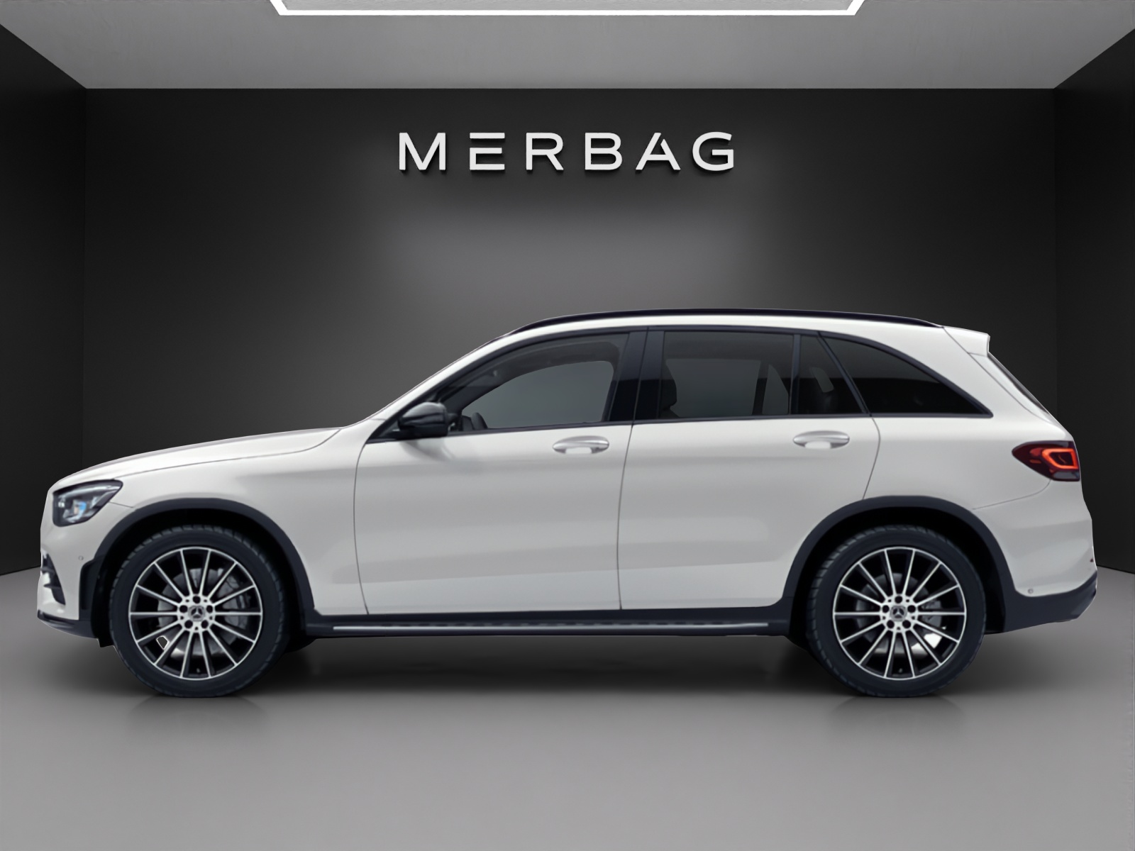 MERCEDES-BENZ GLC 300 d AMG Line 4Matic 9G-Tronic-image-2