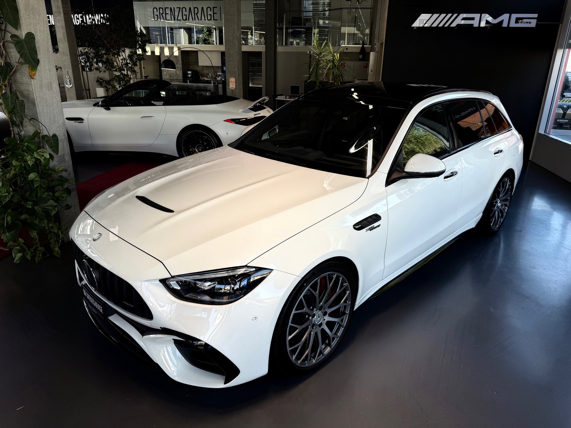MERCEDES-BENZ C 63 S AMG T E Performance 4 Matic Executive Edition