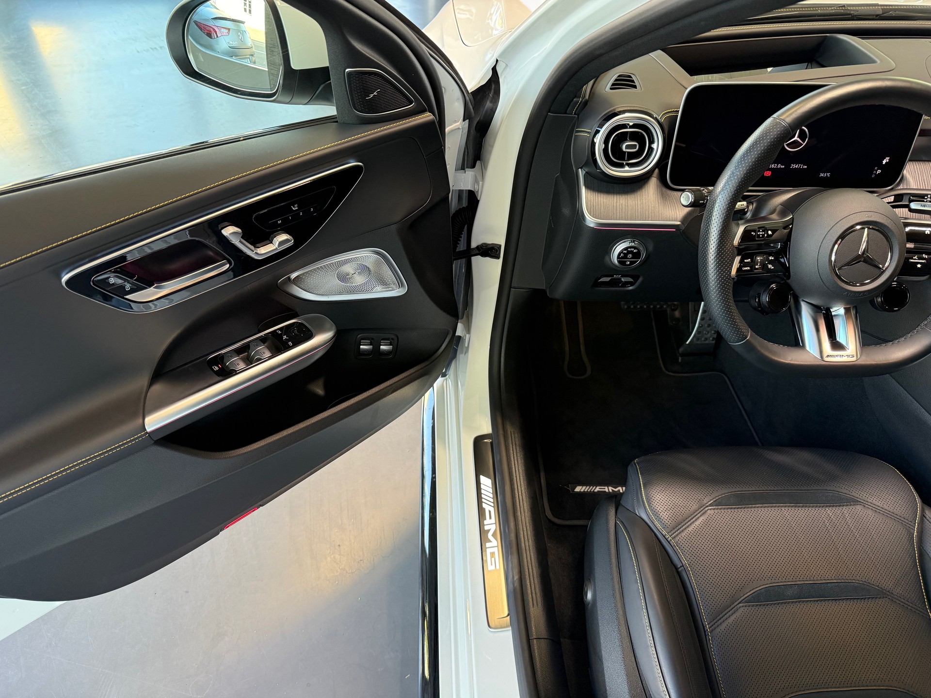MERCEDES-BENZ C 63 S AMG T E Performance 4 Matic Executive Edition-image-8