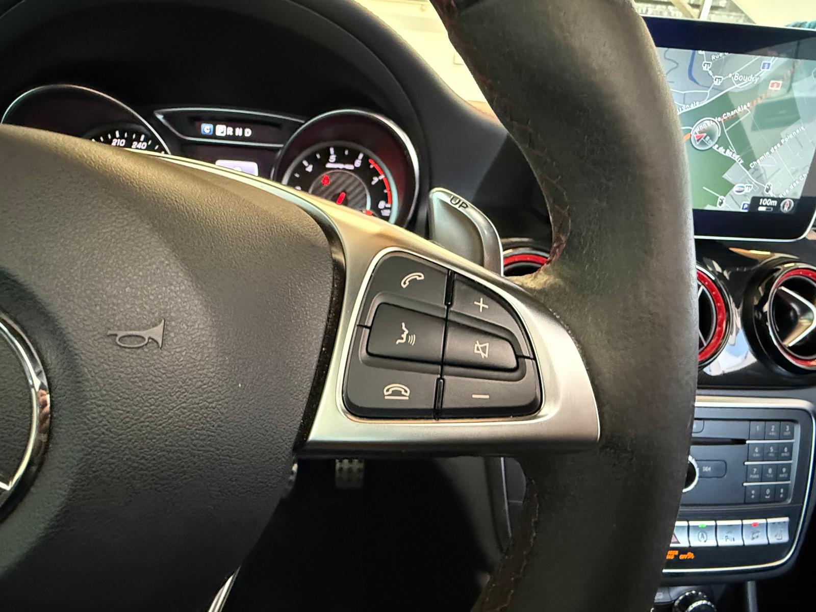 MERCEDES-BENZ GLA 45 AMG 4Matic 7G-DCT-image-18