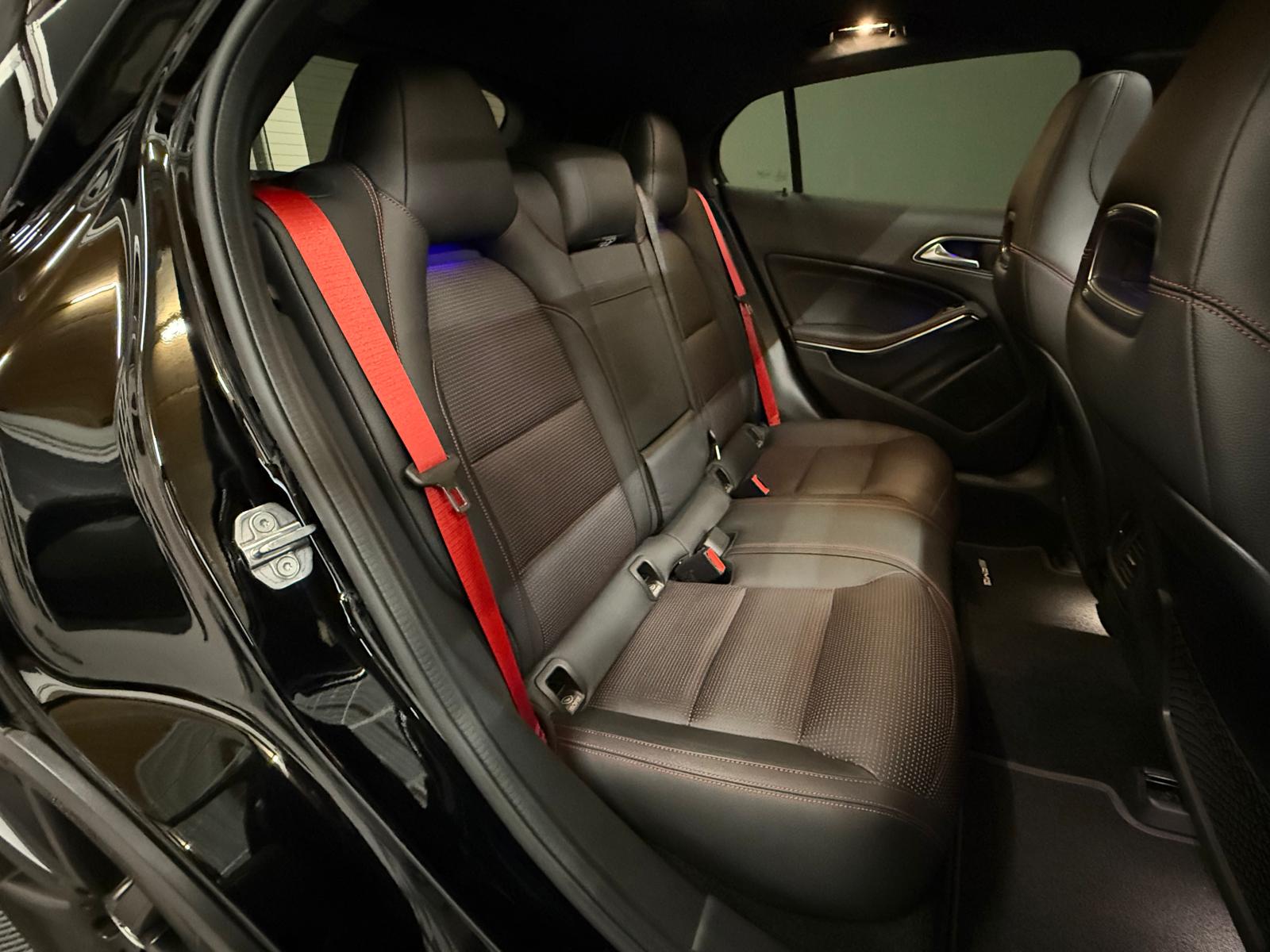 MERCEDES-BENZ GLA 45 AMG 4Matic 7G-DCT-image-12