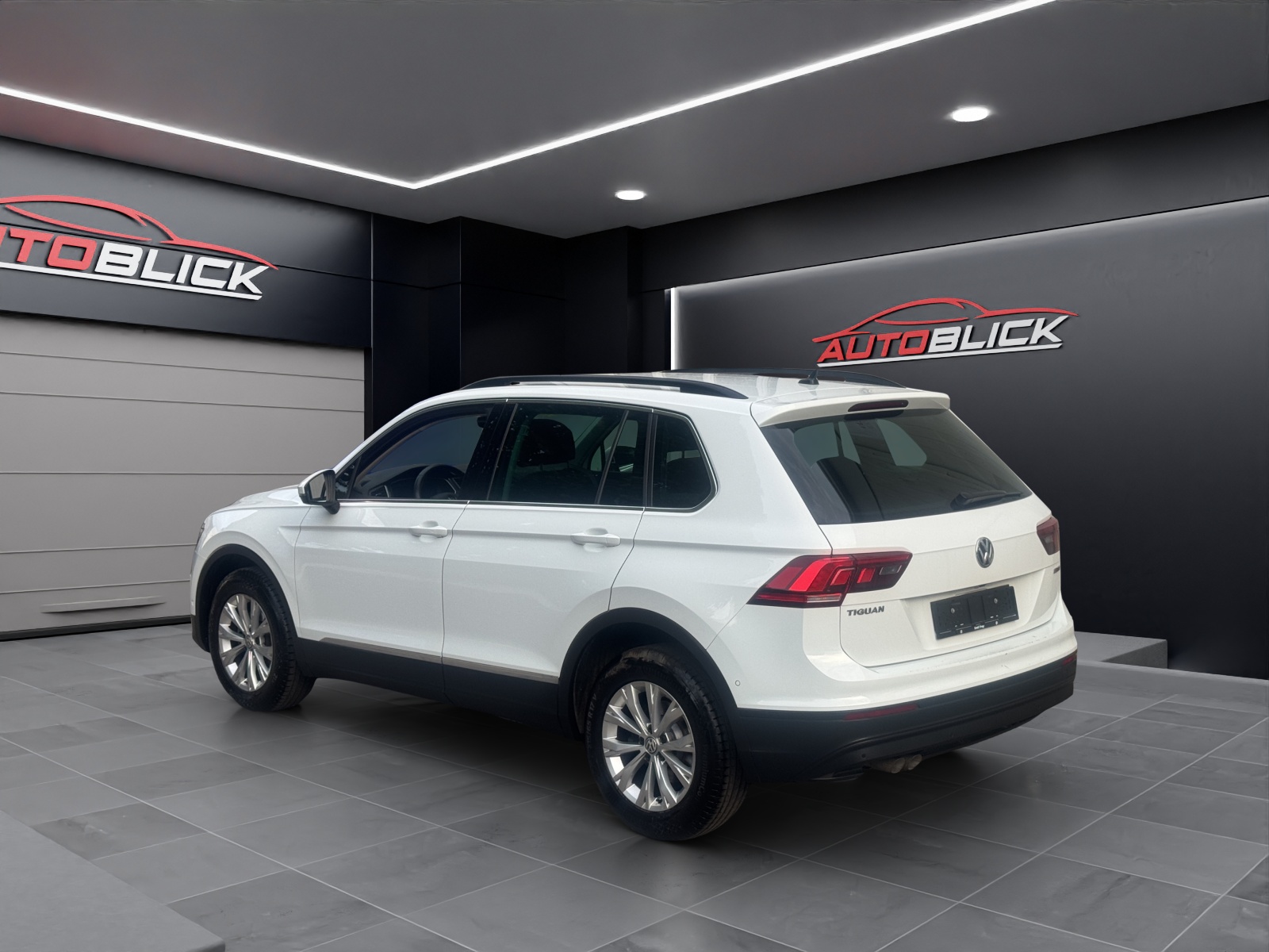 VW Tiguan 2.0 TDI SCR Offroad 4Motion DSG * Frisch ab Service & ab MFK-showroom-element-1