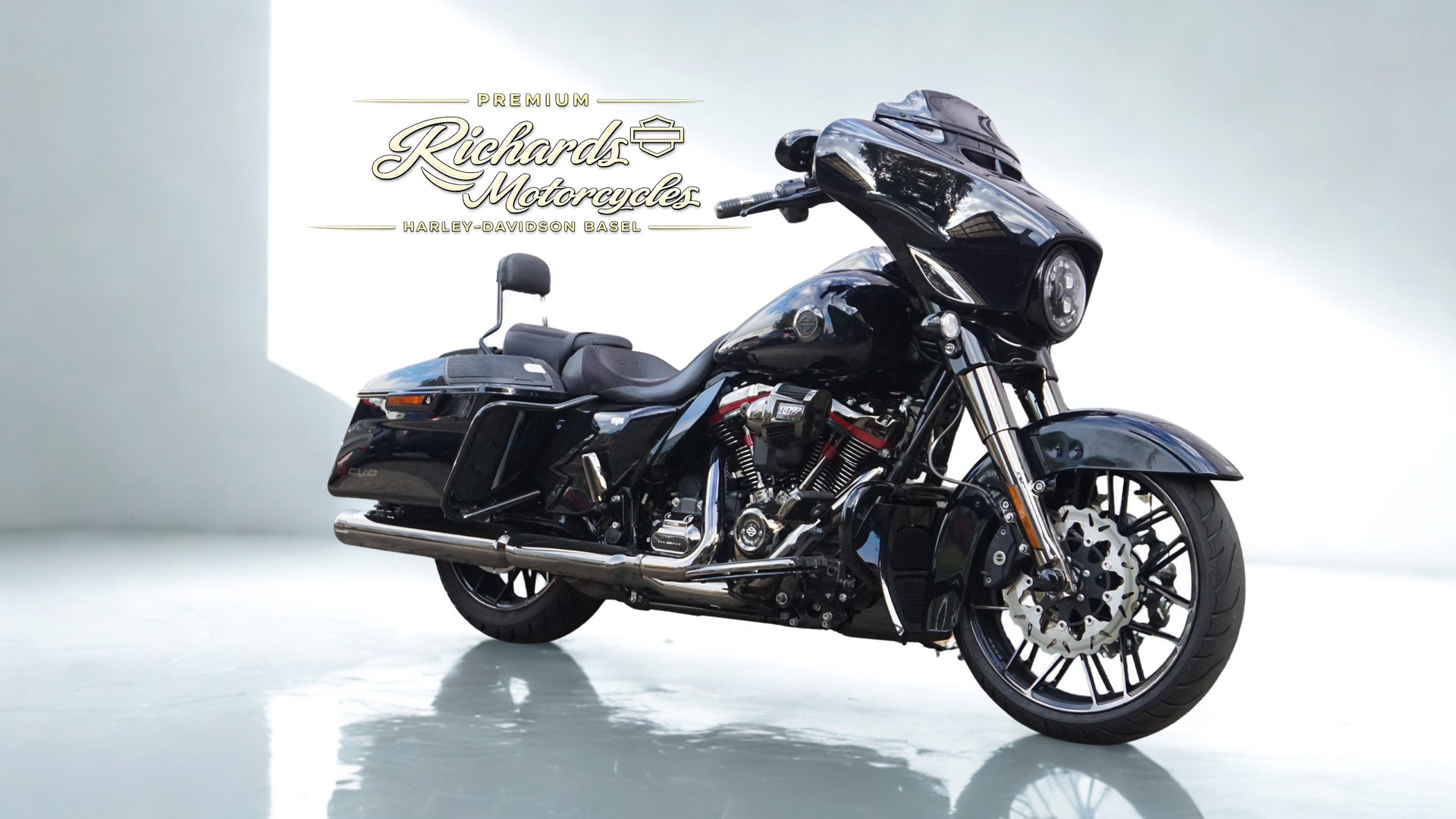 HARLEY-DAVIDSON FLHXSE Street Glide CVO 117-image-1