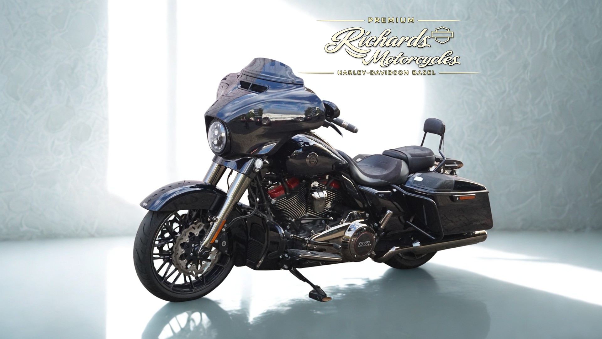 HARLEY-DAVIDSON FLHXSE Street Glide CVO 117-image-4
