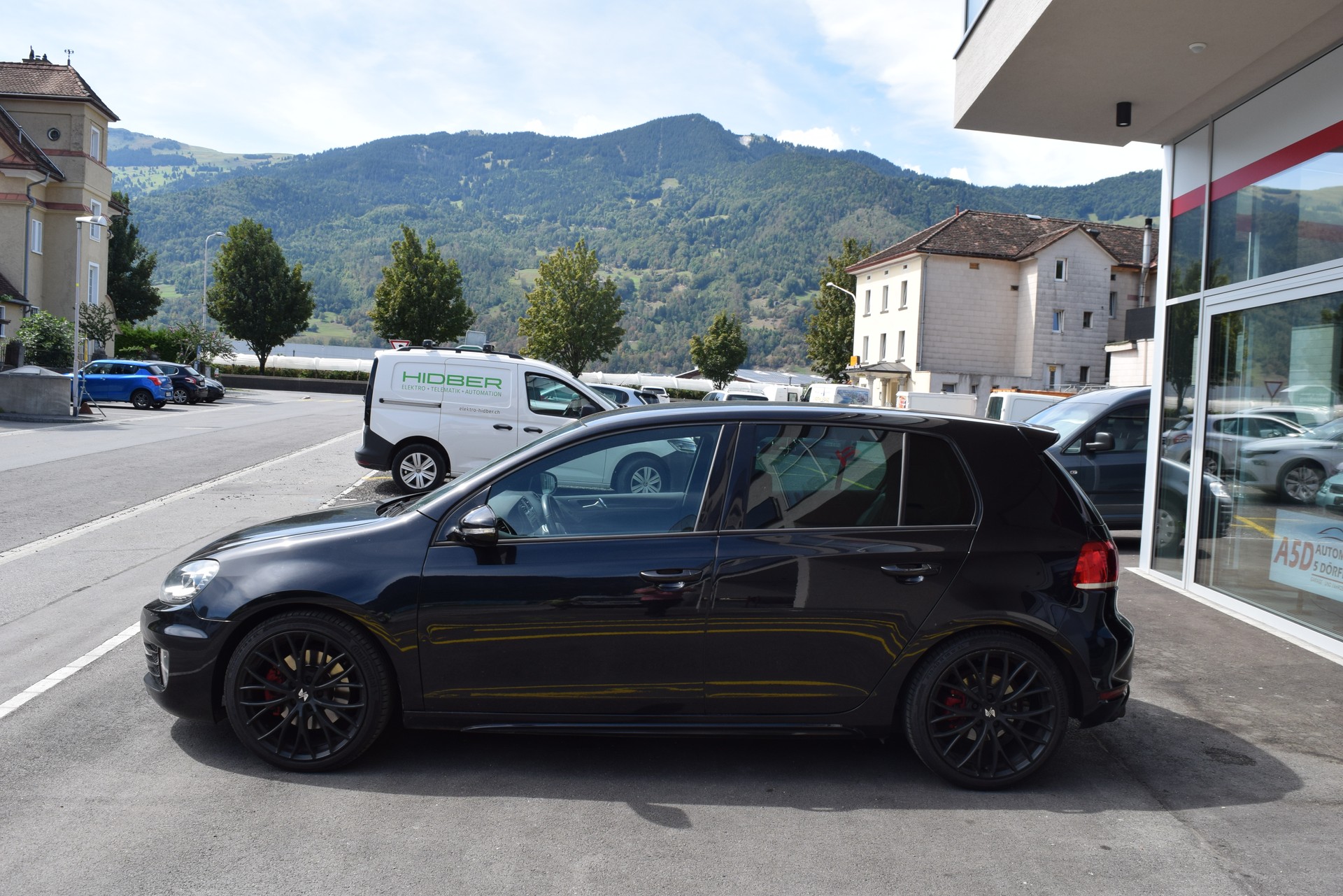 VW Golf 2.0 TSI GTI Edition-showroom-element-3