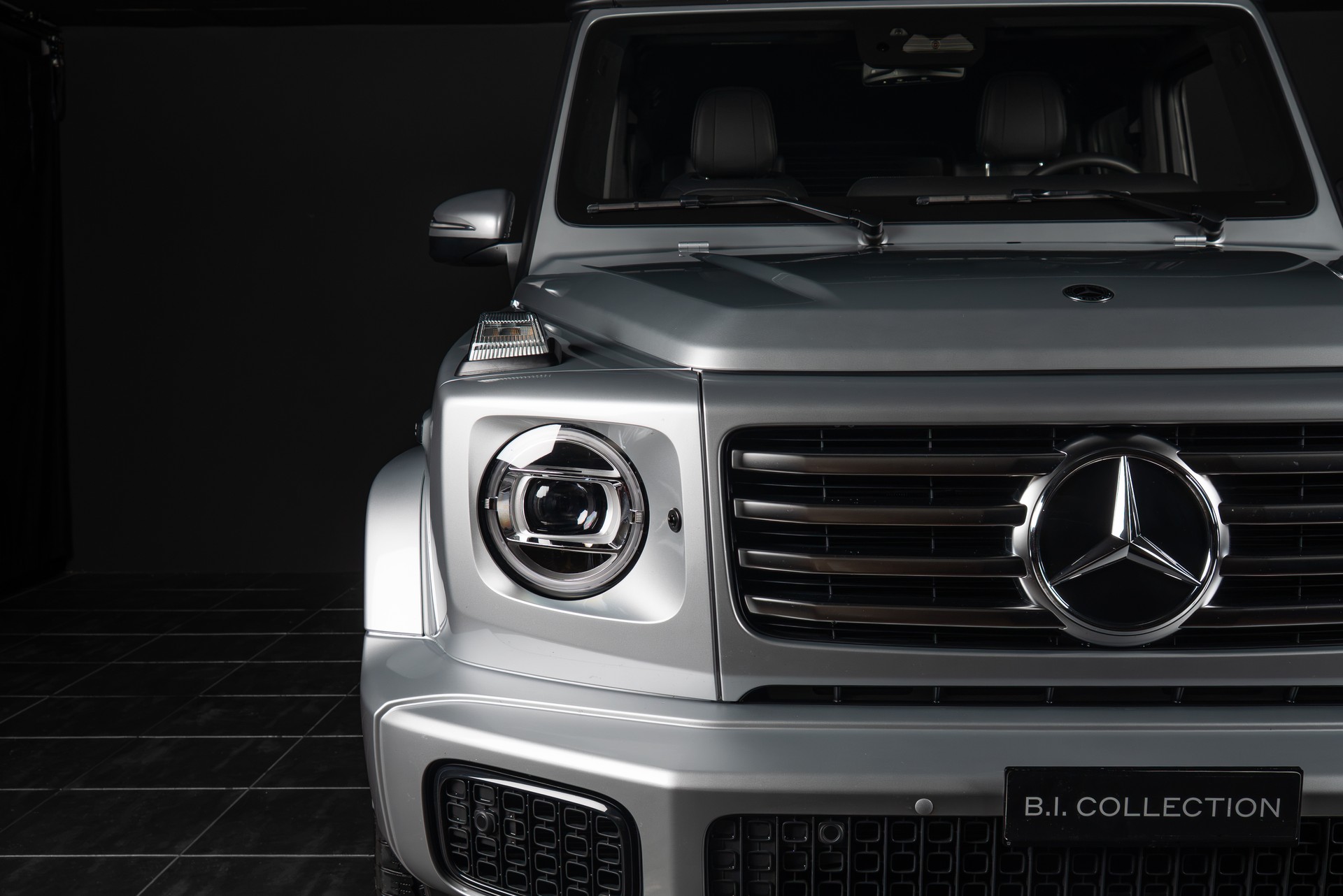 MERCEDES-BENZ G 450d 9G-Tronic-showroom-element-2