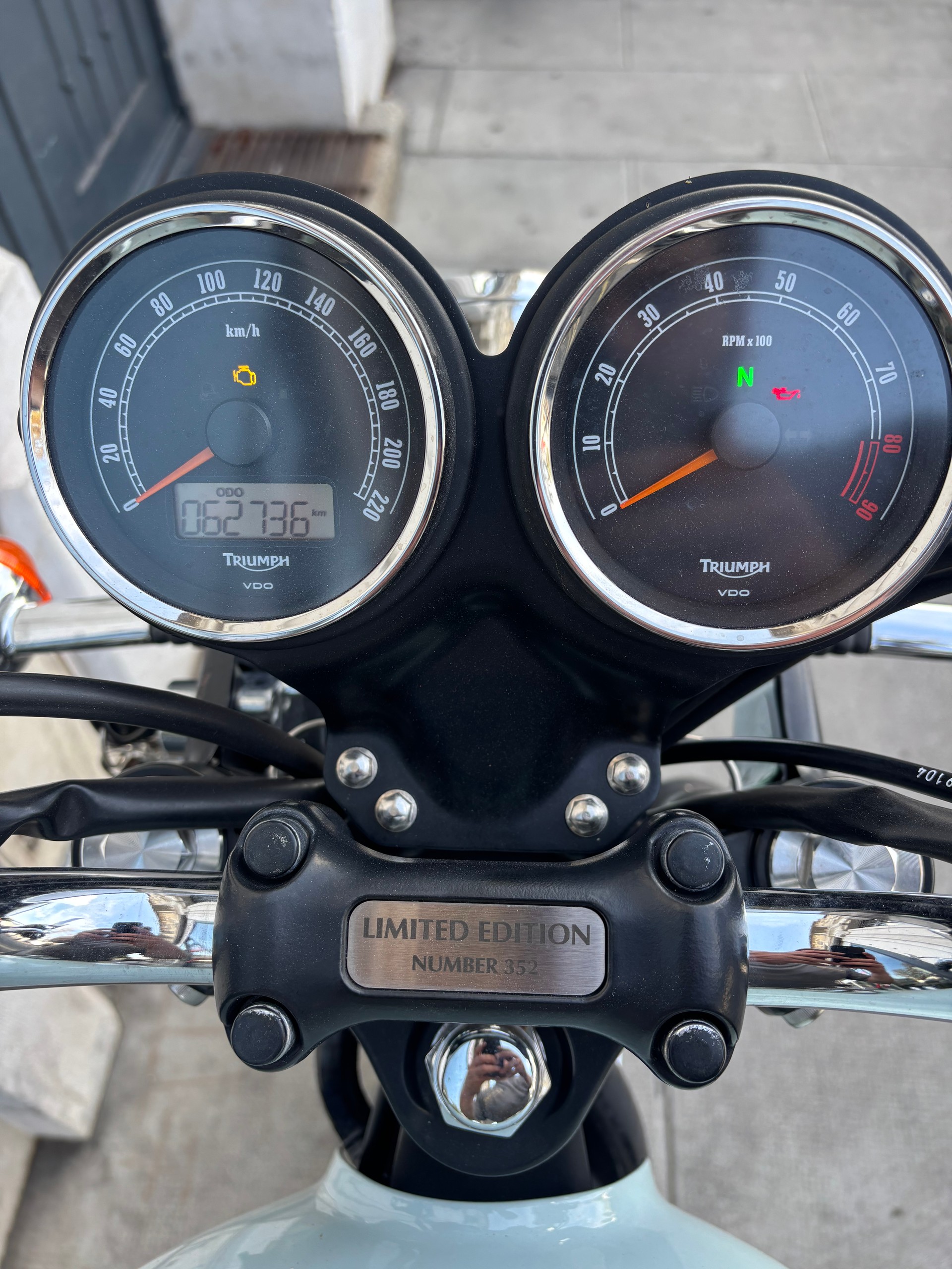 TRIUMPH Bonneville 900 i-image-5
