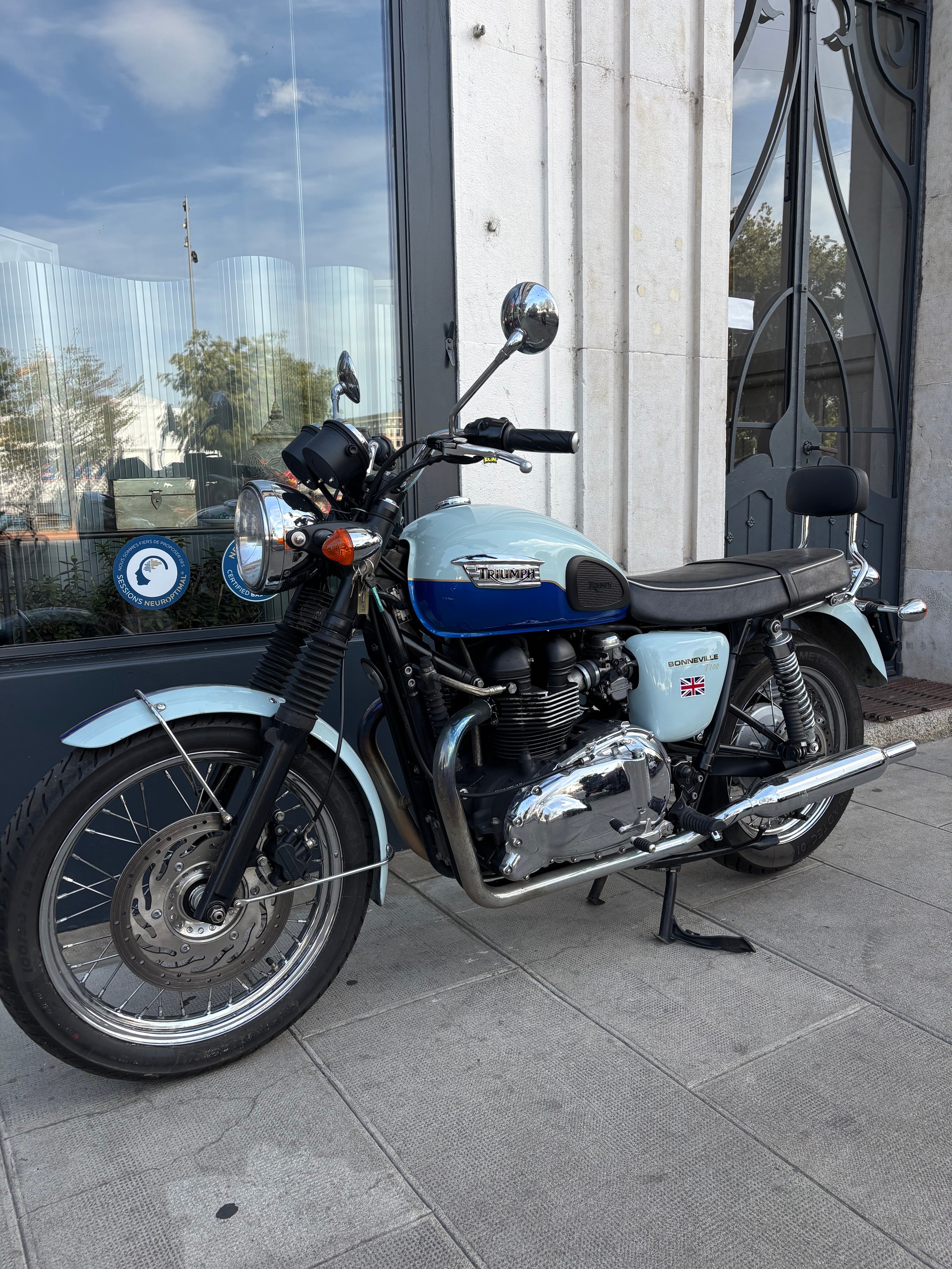 TRIUMPH Bonneville 900 i-image-0